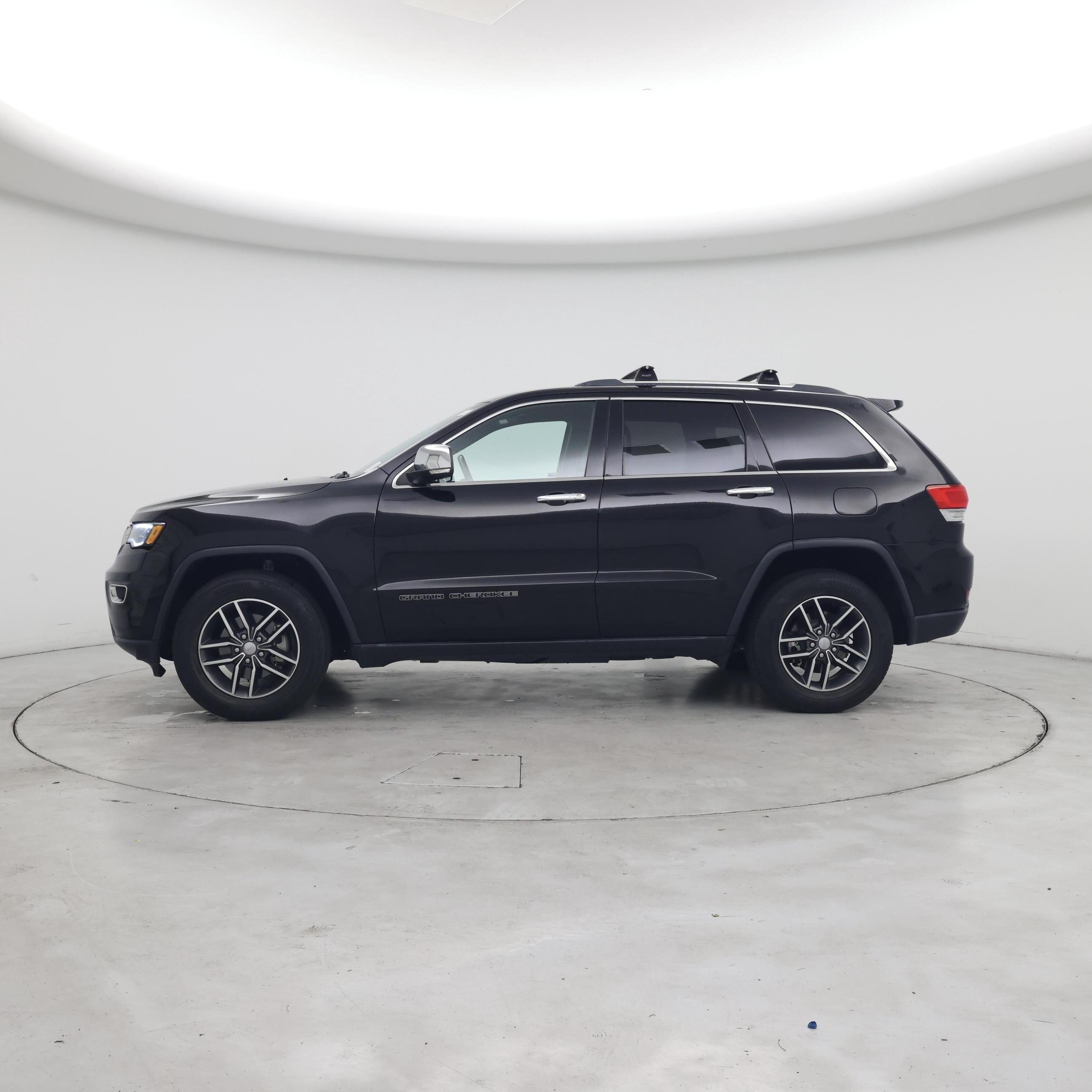 Thumbnail: 2017 Jeep Grand Cherokee - 3