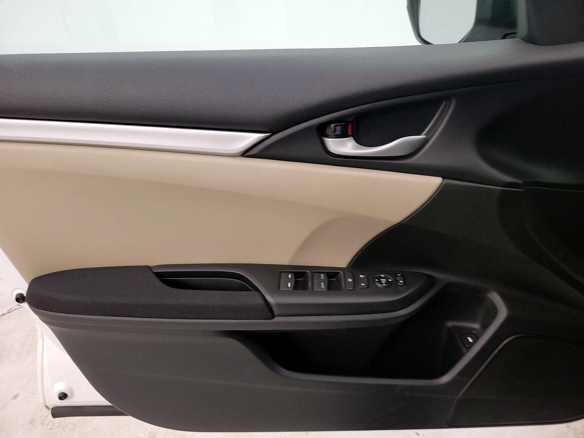 Thumbnail: 2016 Honda Civic - 12