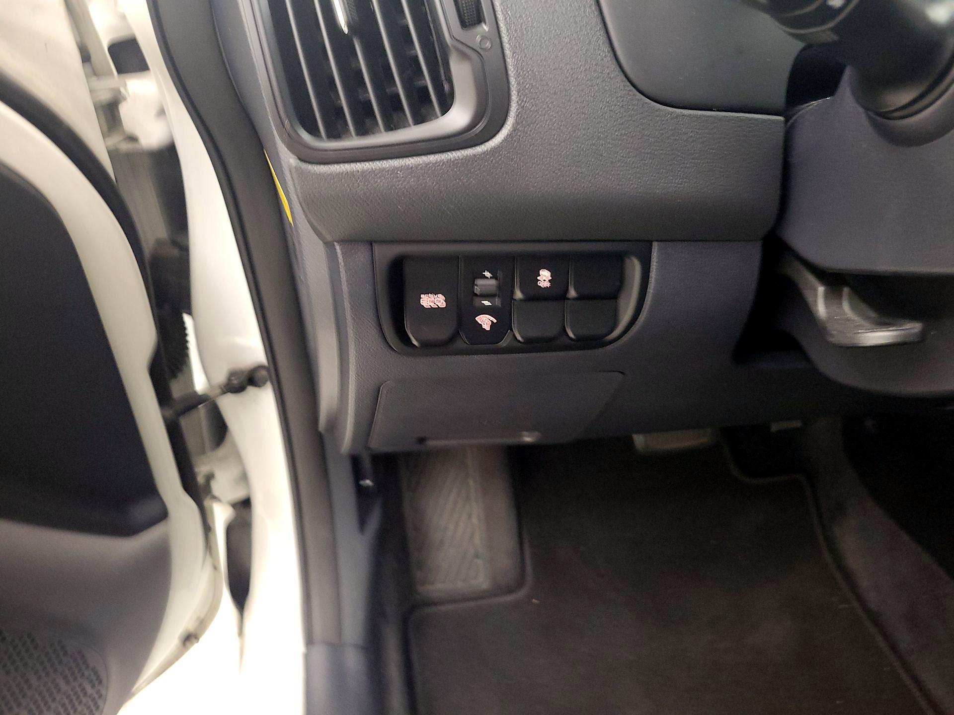 Thumbnail: 2014 Kia Rio - 13
