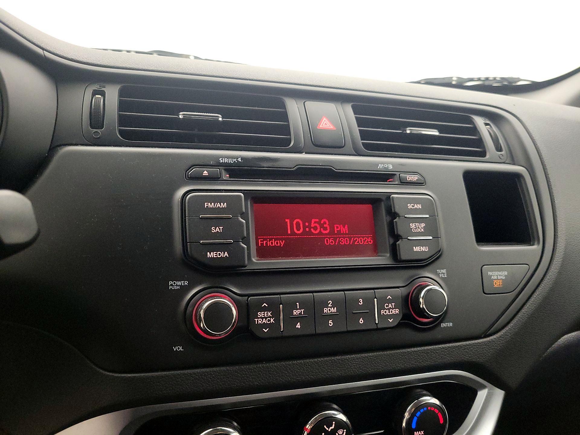 Thumbnail: 2014 Kia Rio - 14