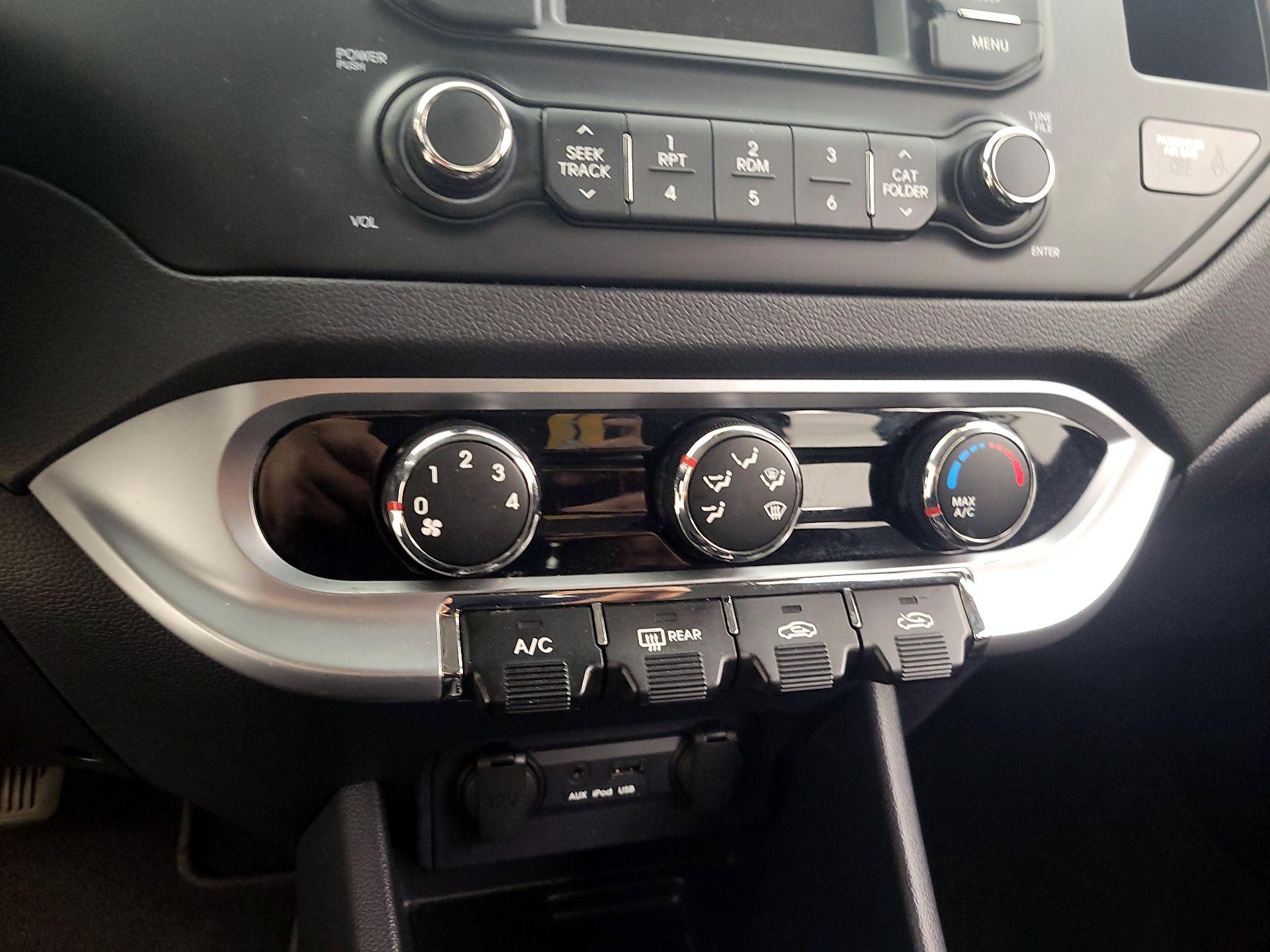 Thumbnail: 2014 Kia Rio - 15
