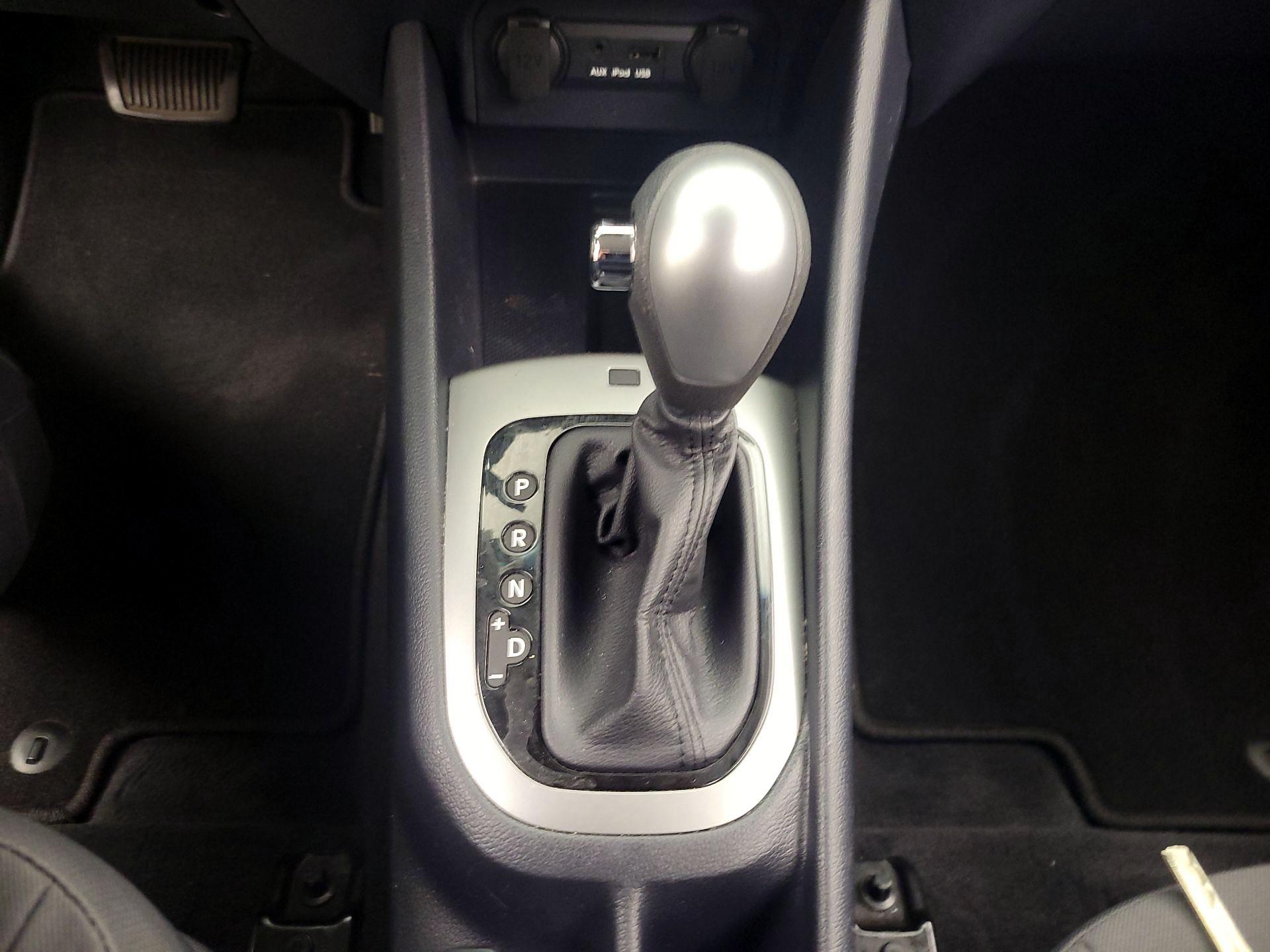 Thumbnail: 2014 Kia Rio - 16
