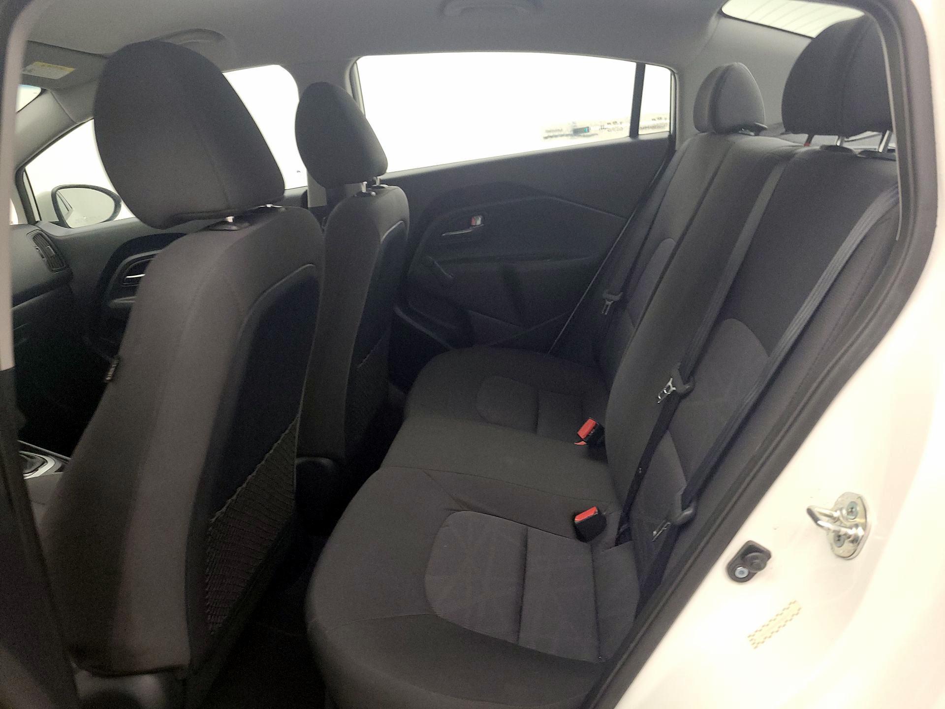 Thumbnail: 2014 Kia Rio - 18