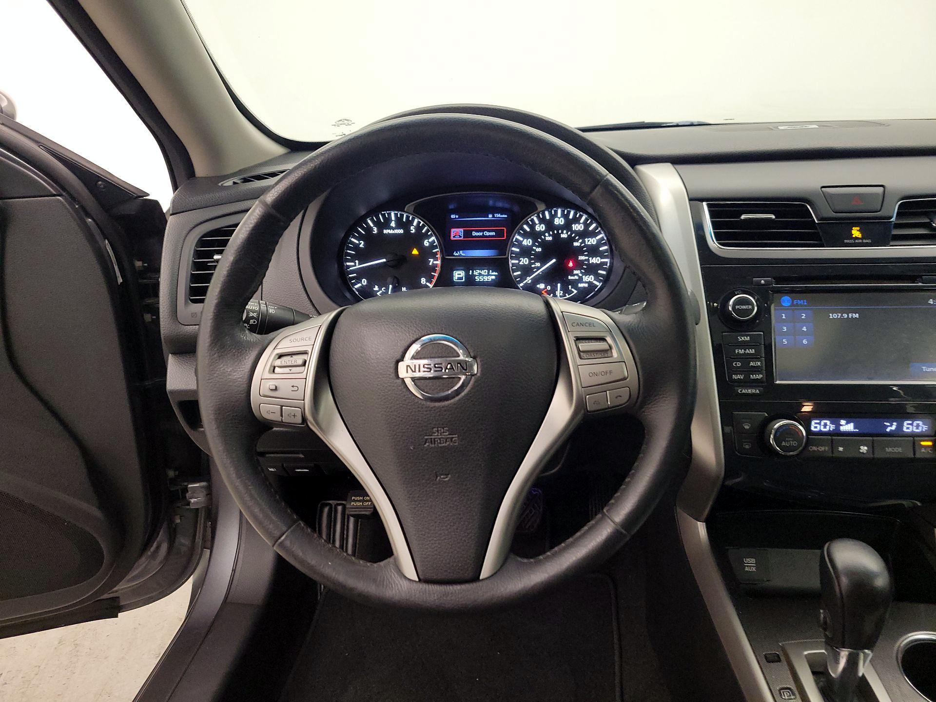 Thumbnail: 2015 Nissan Altima - 10