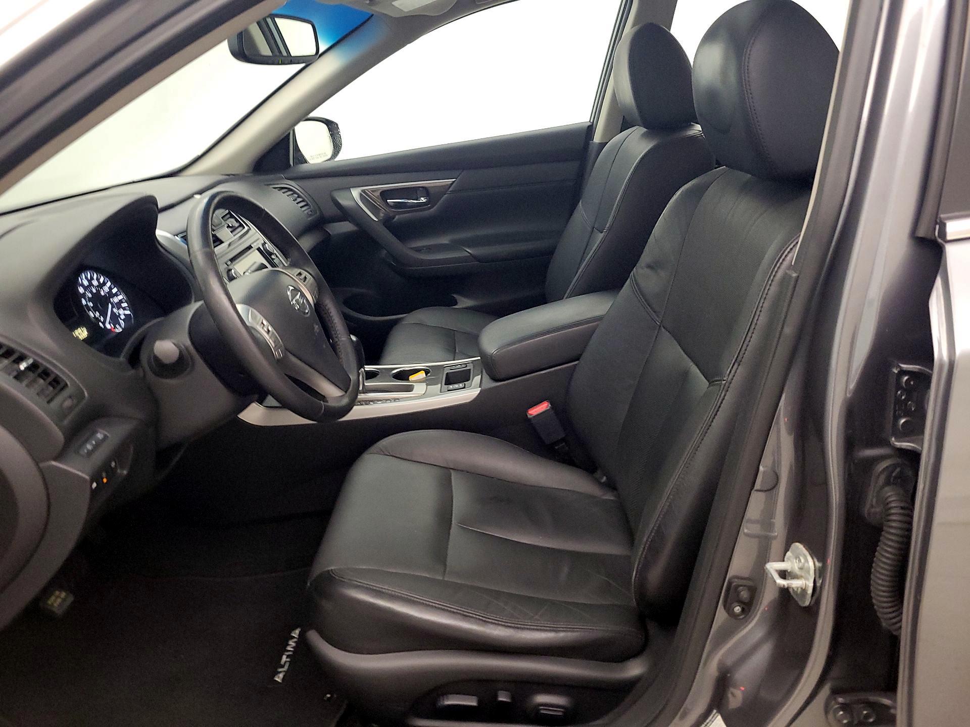 Thumbnail: 2015 Nissan Altima - 11