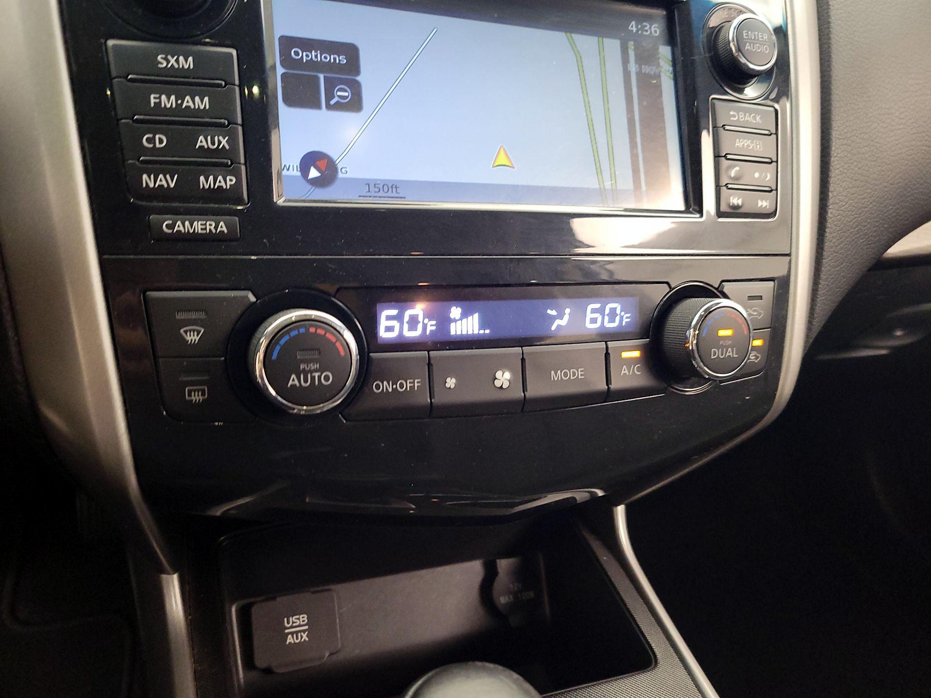 Thumbnail: 2015 Nissan Altima - 16