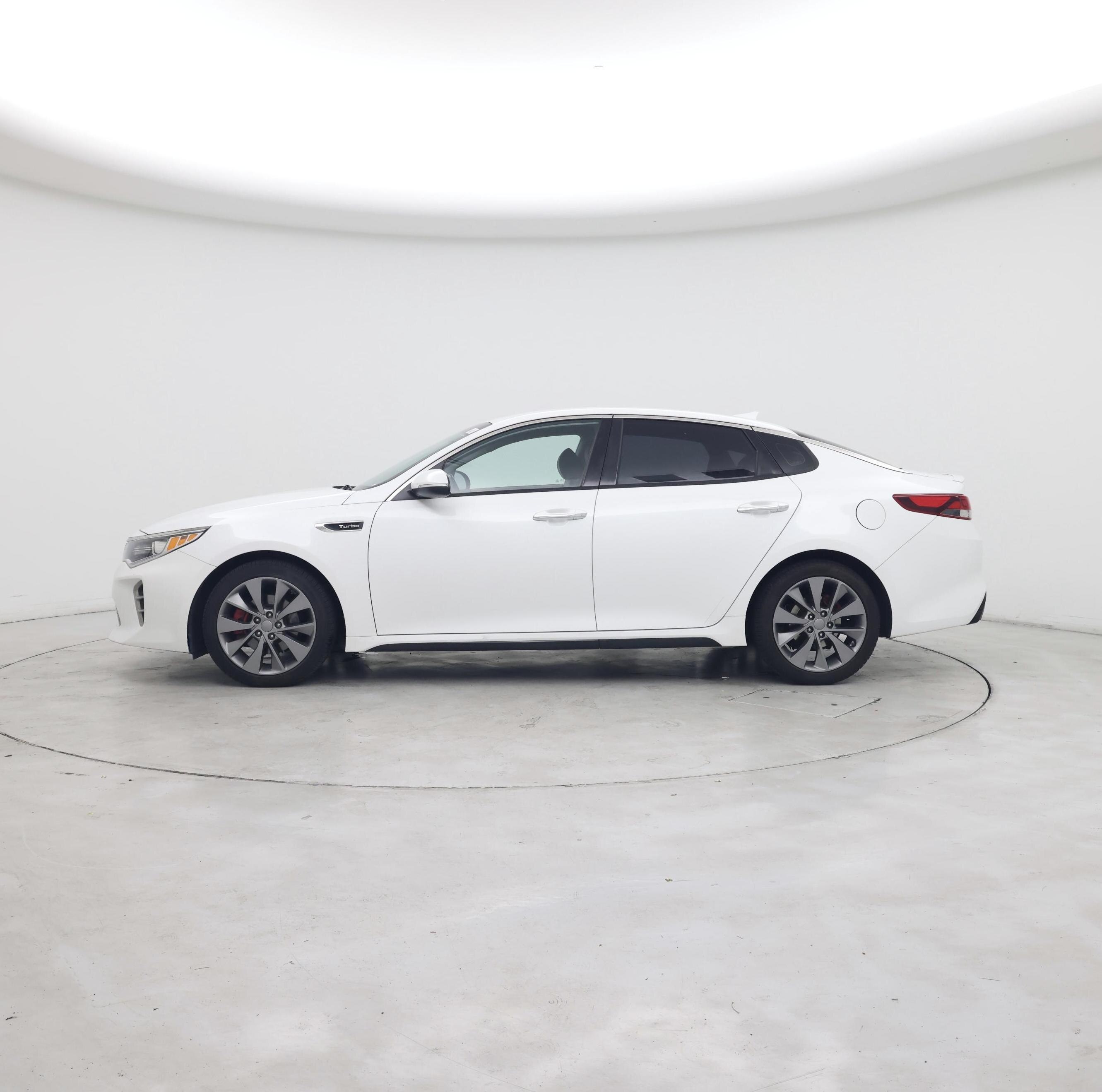 Thumbnail: 2016 Kia Optima - 3