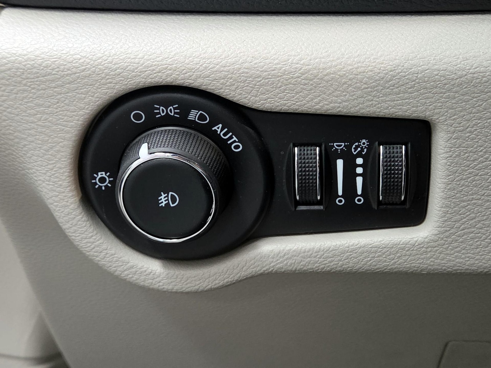 2024 Chrysler Pacifica PHEV Select - Photo 14