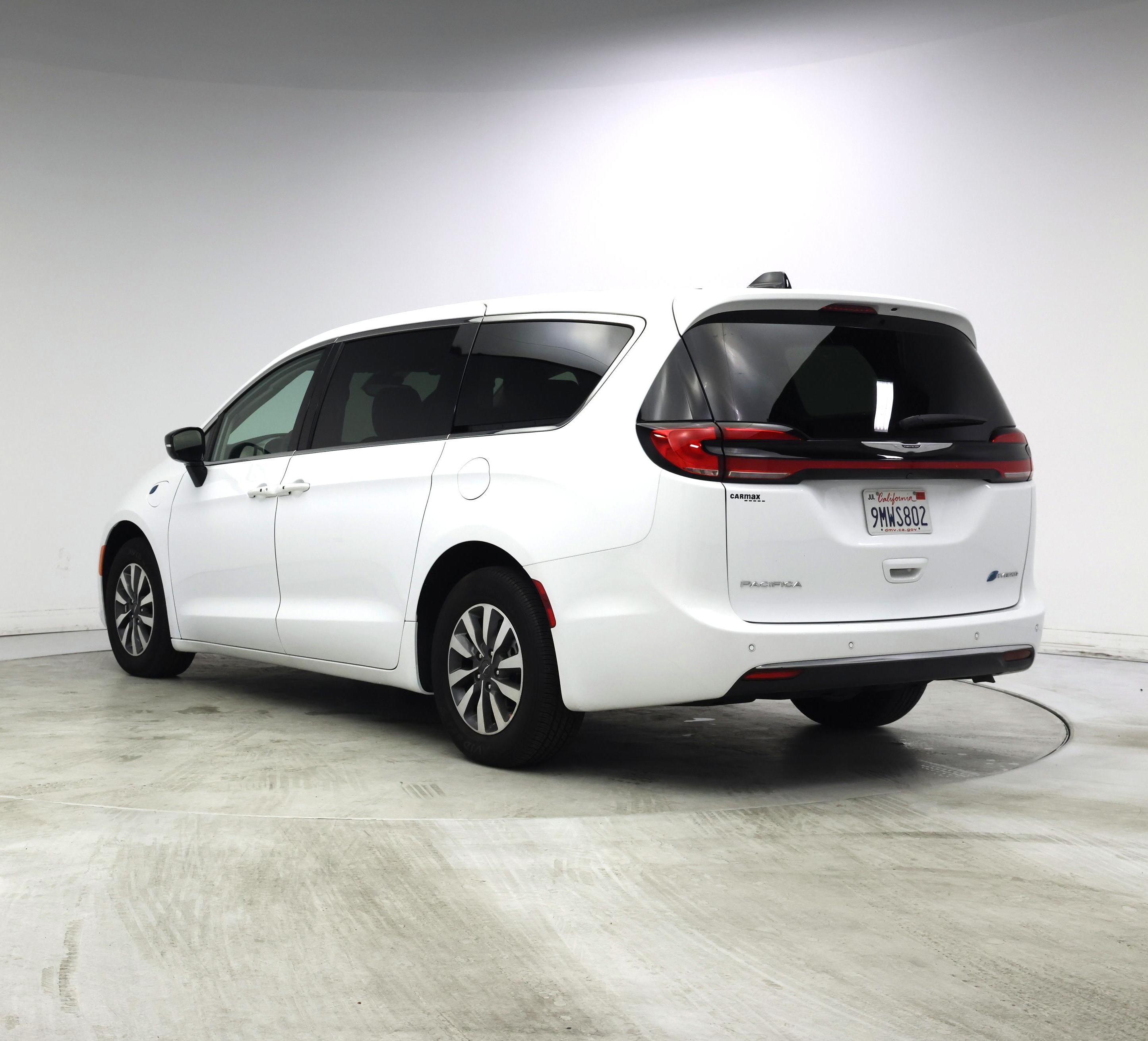 Thumbnail: 2024 Chrysler Pacifica - 2