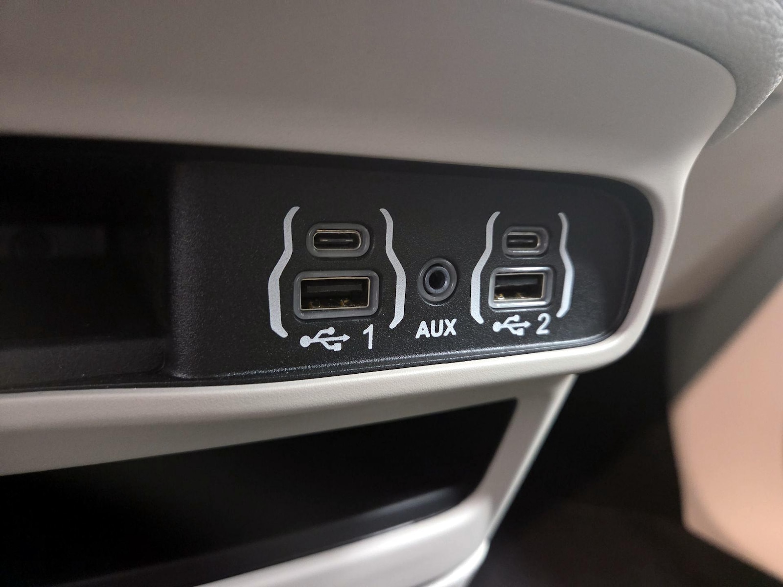 2024 Chrysler Pacifica PHEV Select - Photo 20