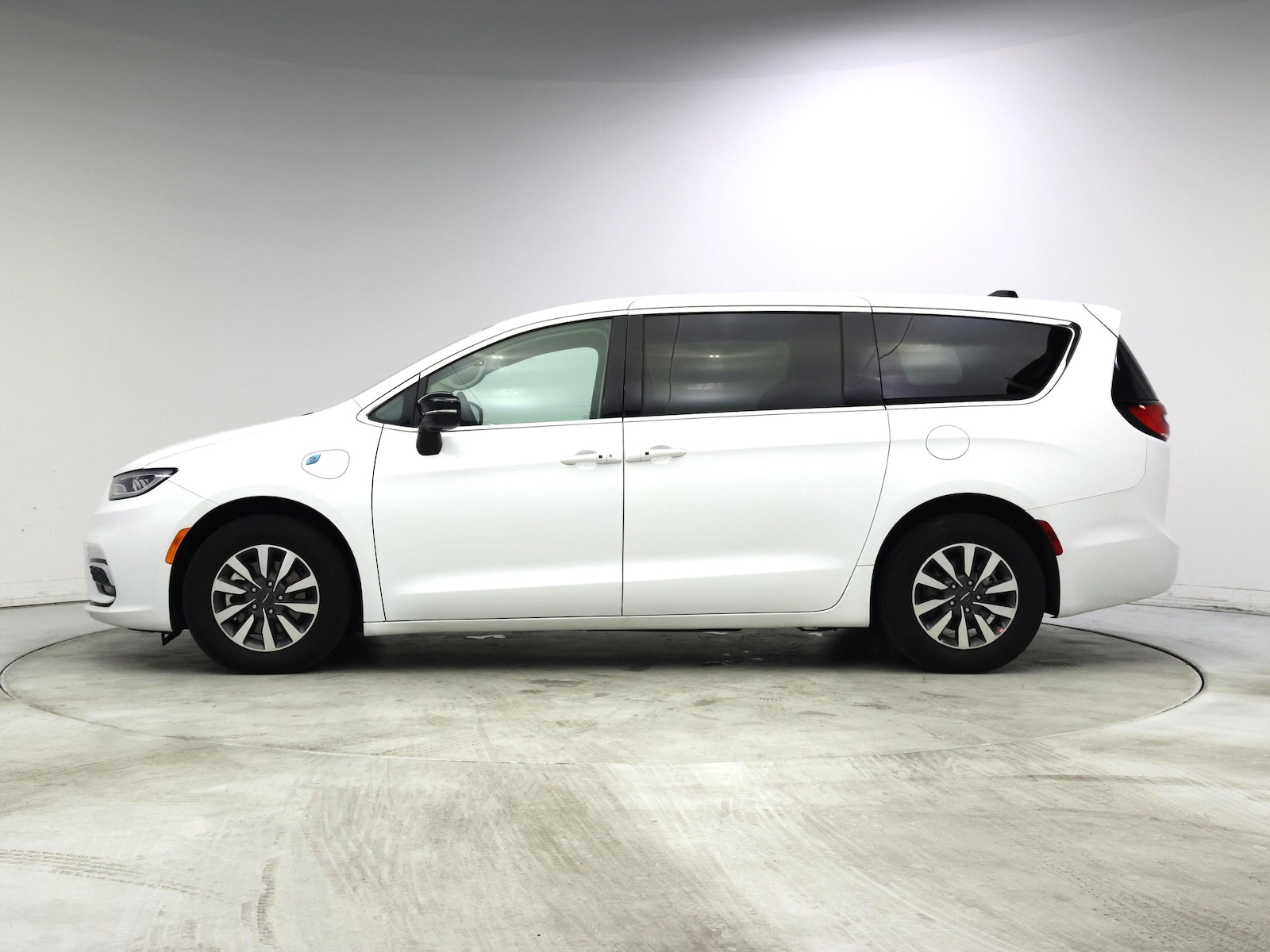 2024 Chrysler Pacifica PHEV Select - Photo 4