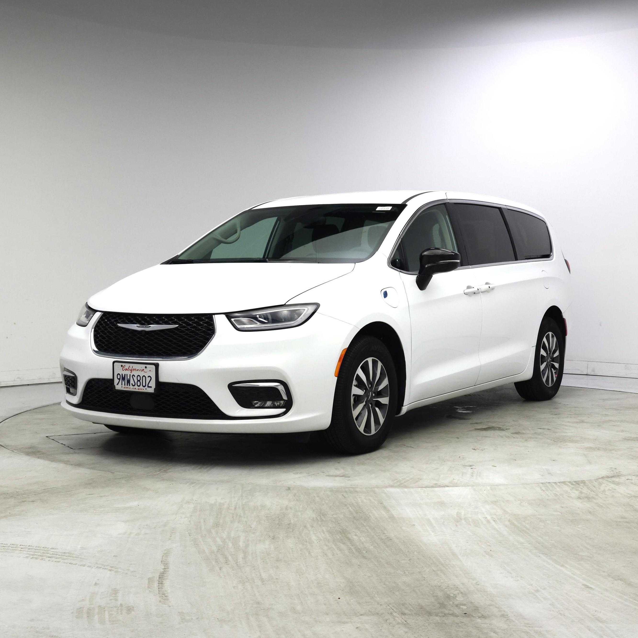 Thumbnail: 2024 Chrysler Pacifica - 4
