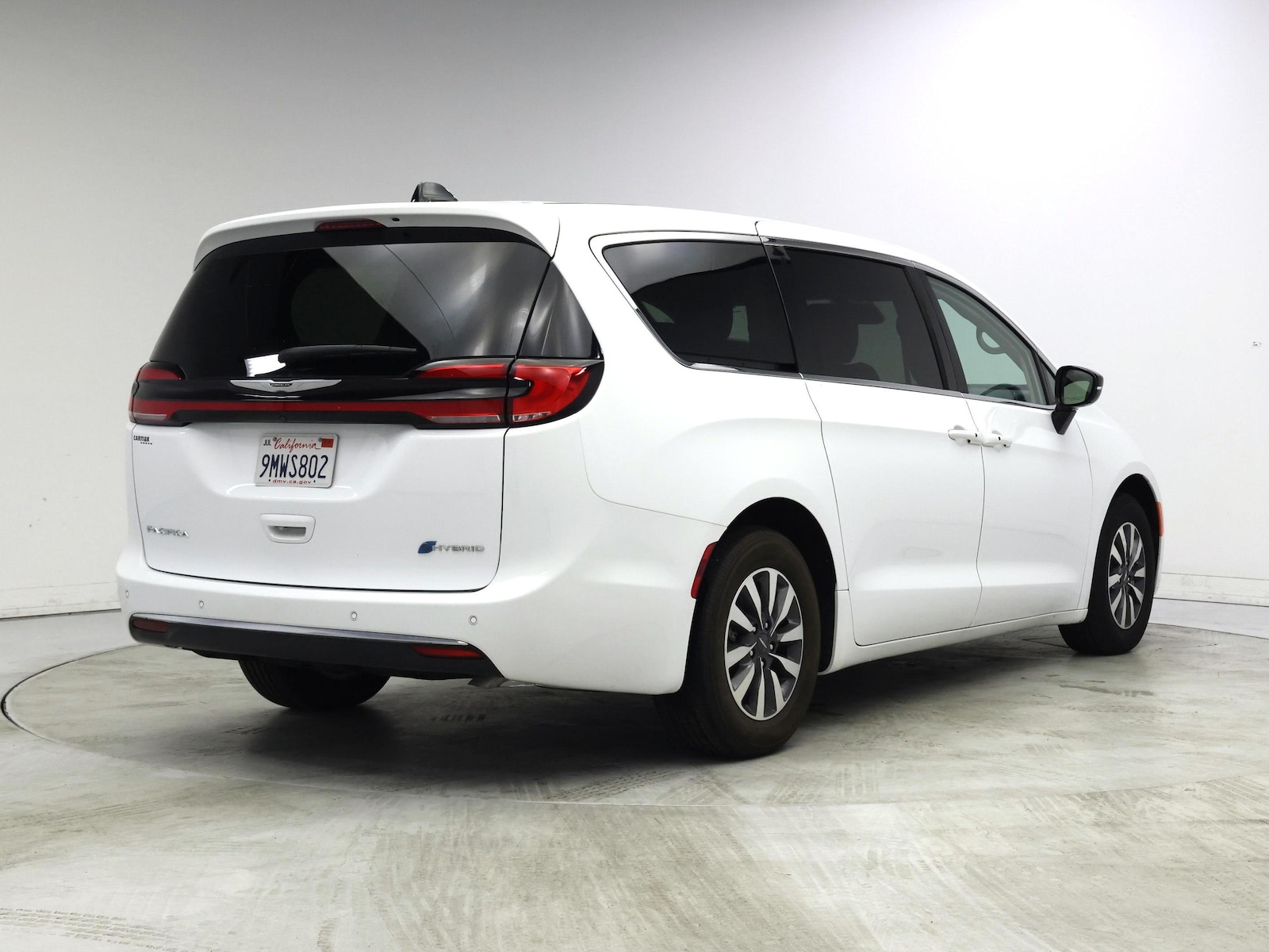 2024 Chrysler Pacifica PHEV Select - Photo 9