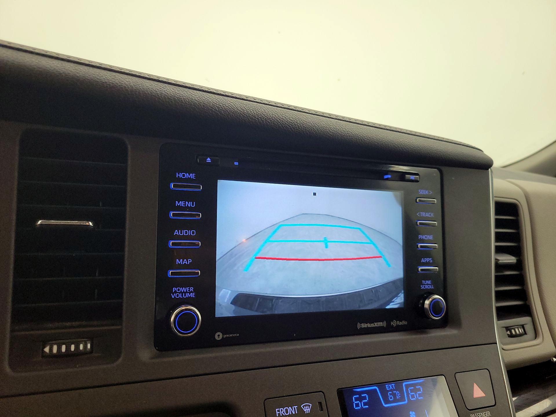 Thumbnail: 2018 Toyota Sienna - 14