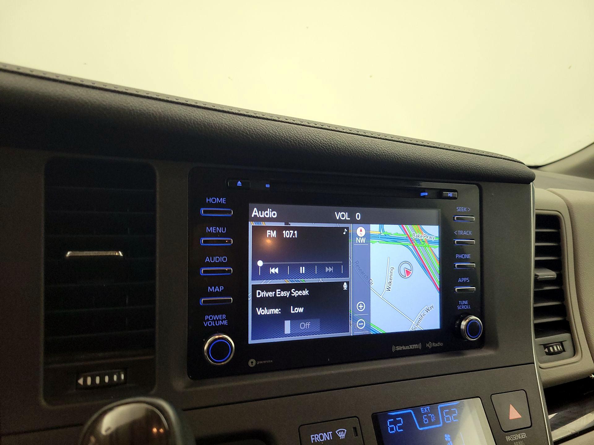 Thumbnail: 2018 Toyota Sienna - 15
