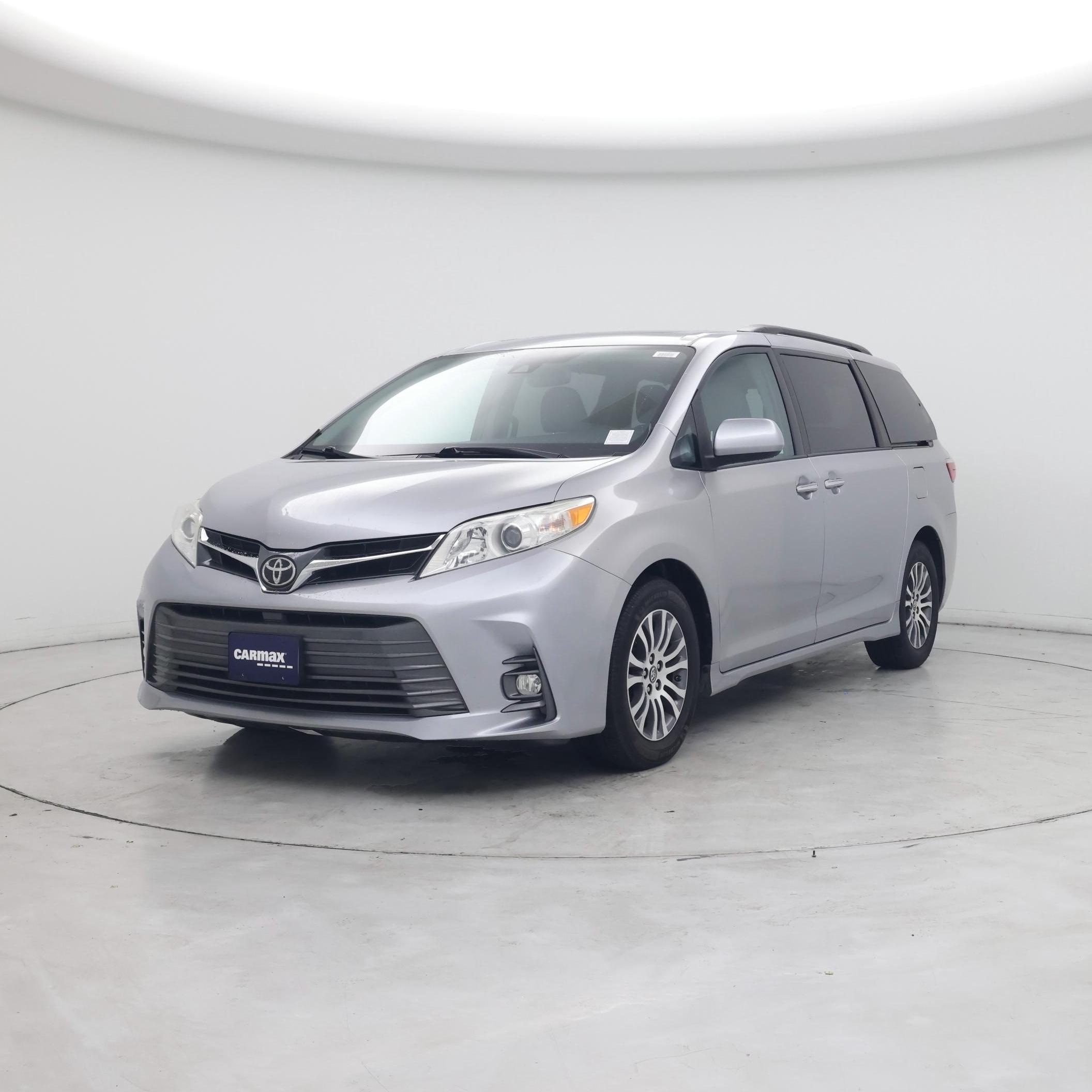 Thumbnail: 2018 Toyota Sienna - 4