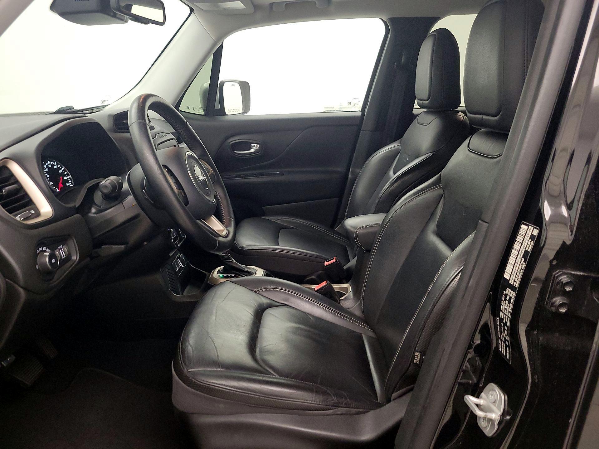 Thumbnail: 2016 Jeep Renegade - 11