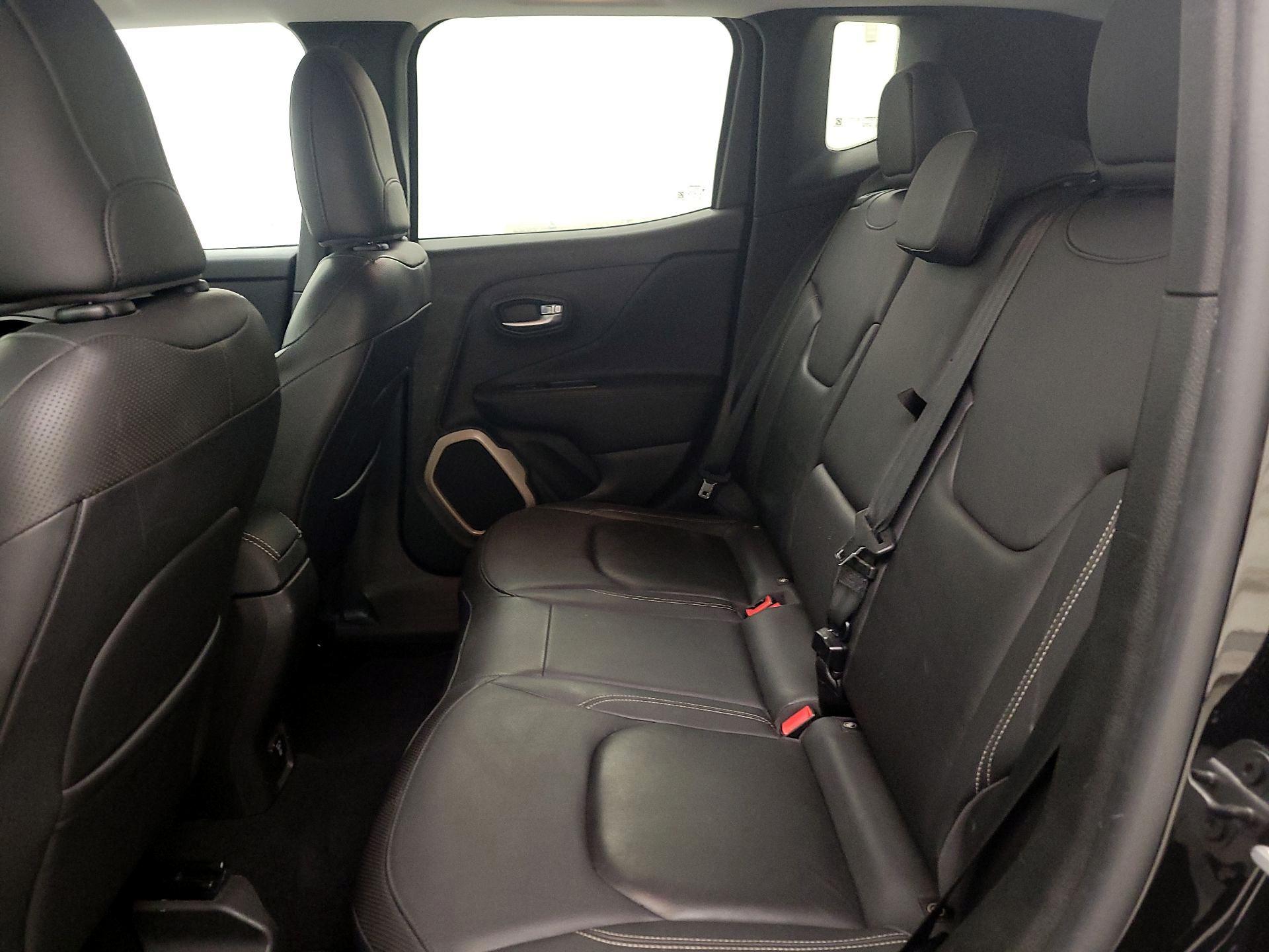 Thumbnail: 2016 Jeep Renegade - 20