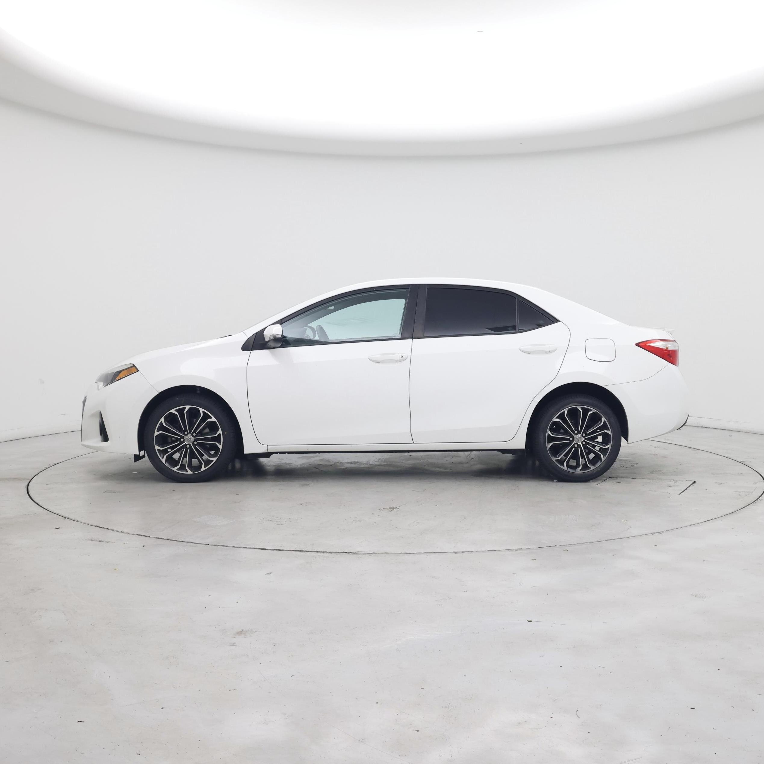 Thumbnail: 2015 Toyota Corolla - 3
