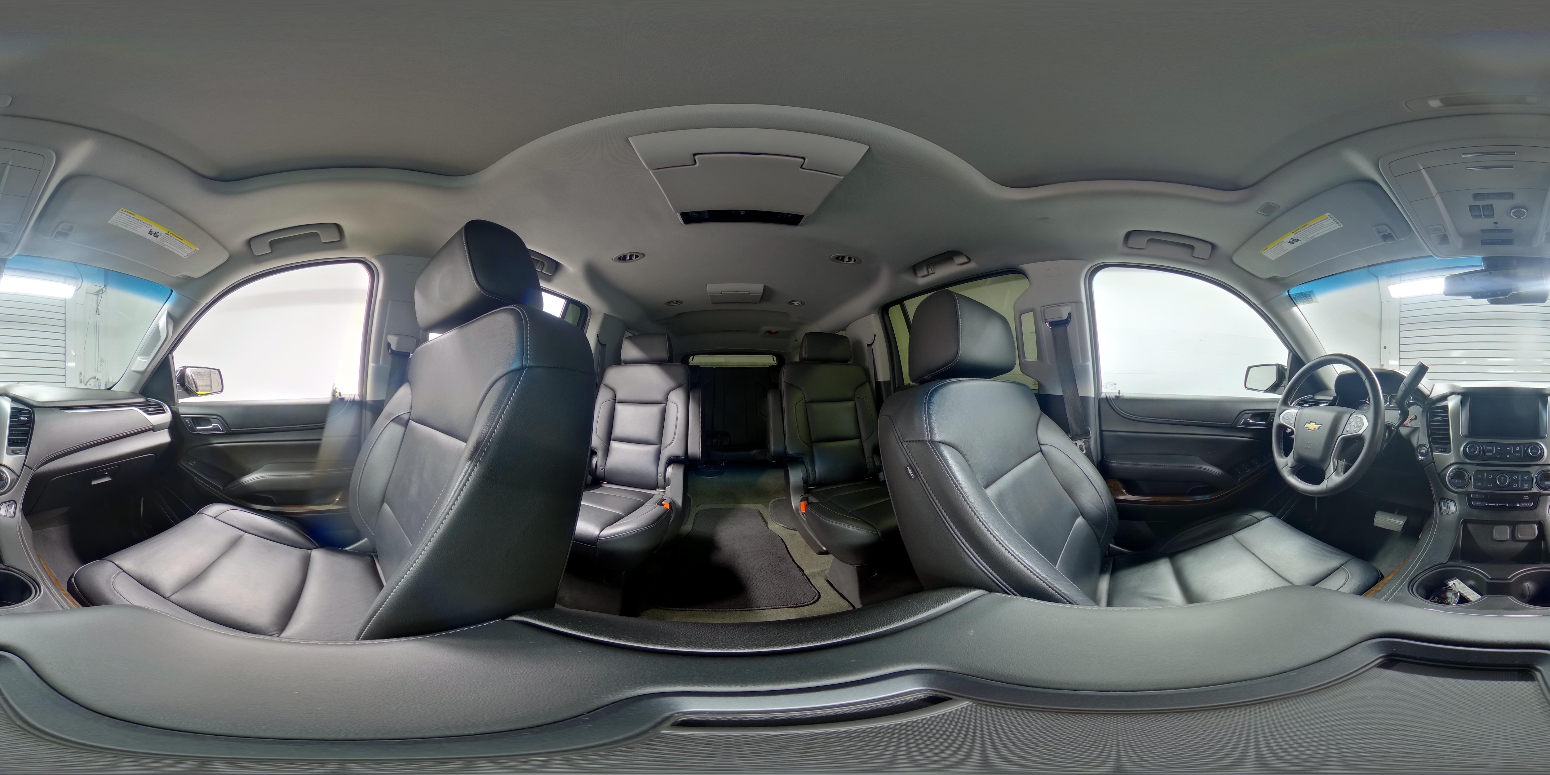 2018 Chevrolet Suburban LT - Photo 24
