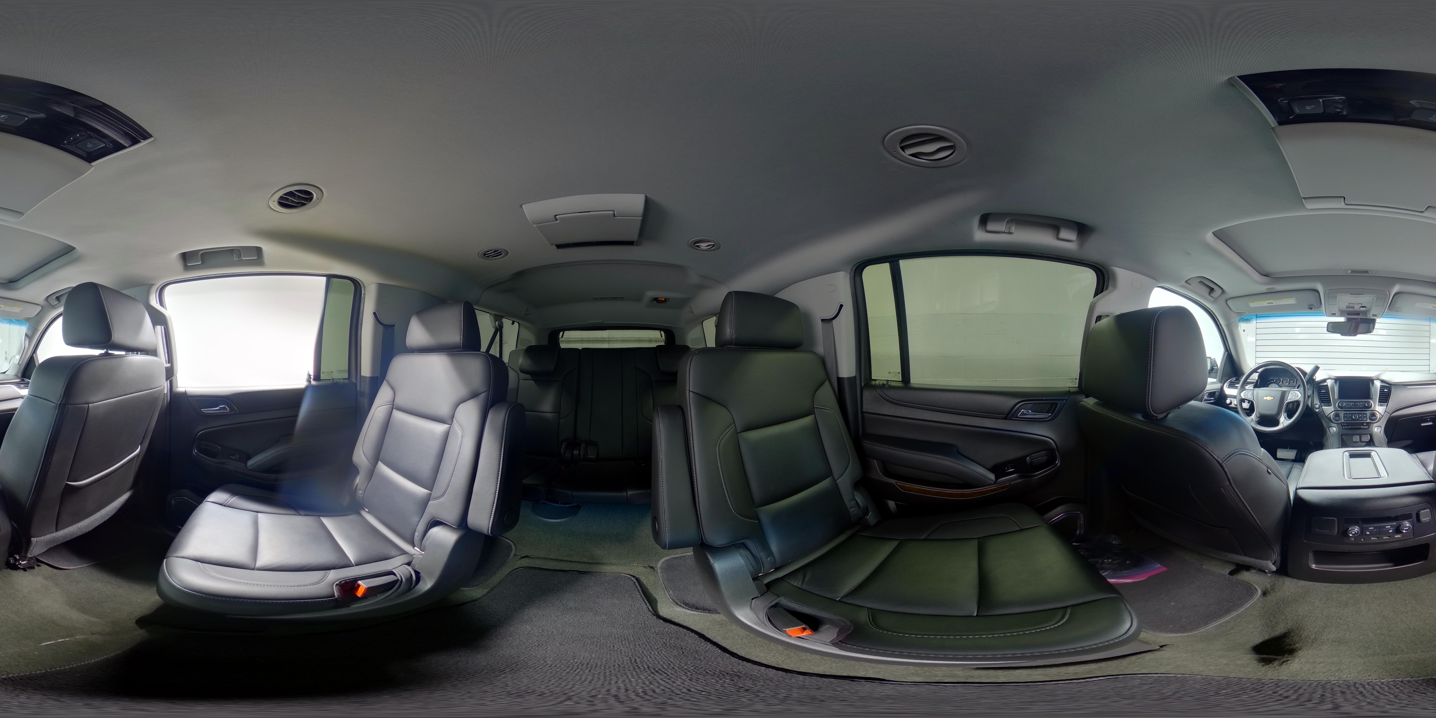 2018 Chevrolet Suburban LT - Photo 25
