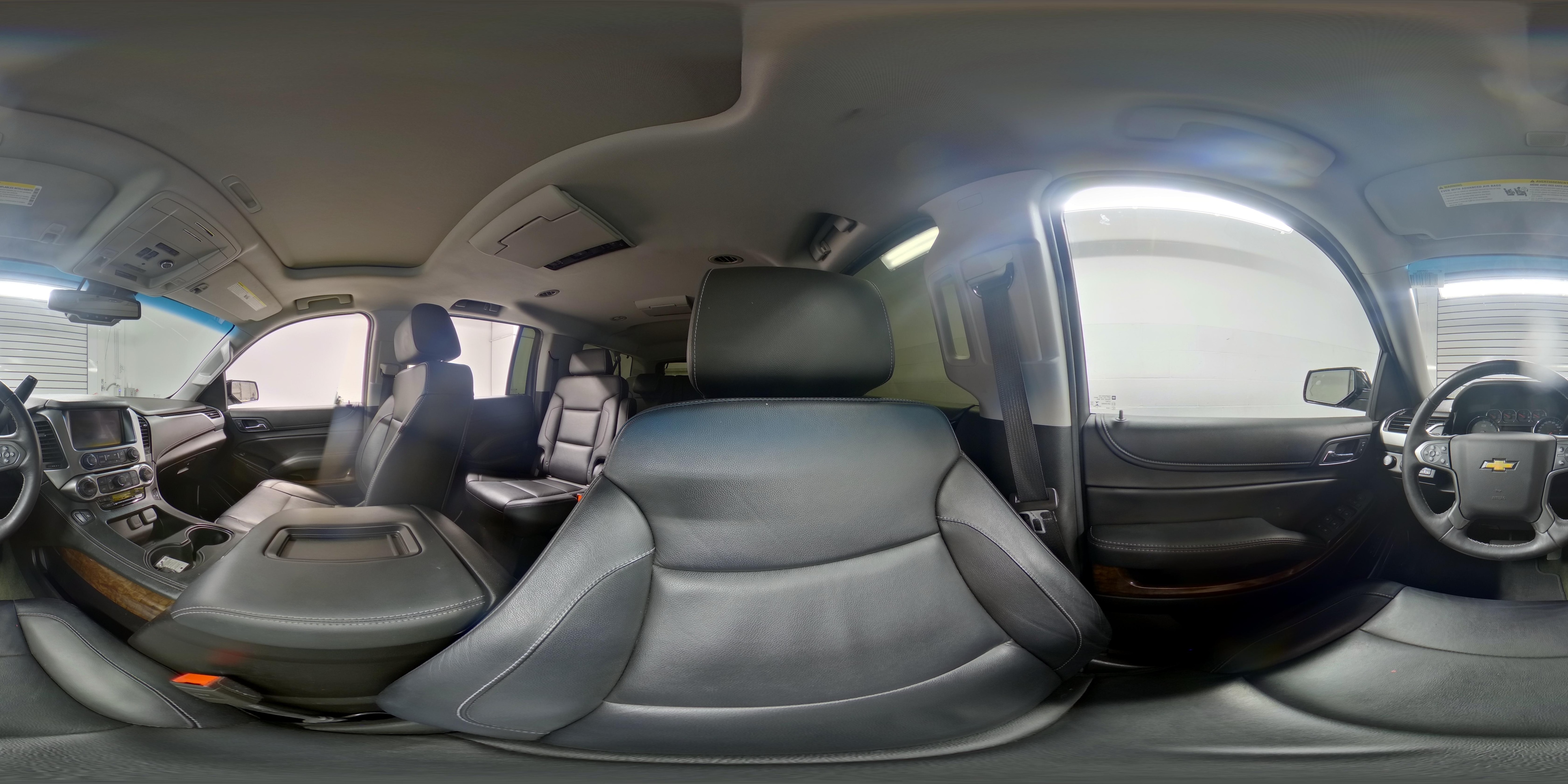 2018 Chevrolet Suburban LT - Photo 26