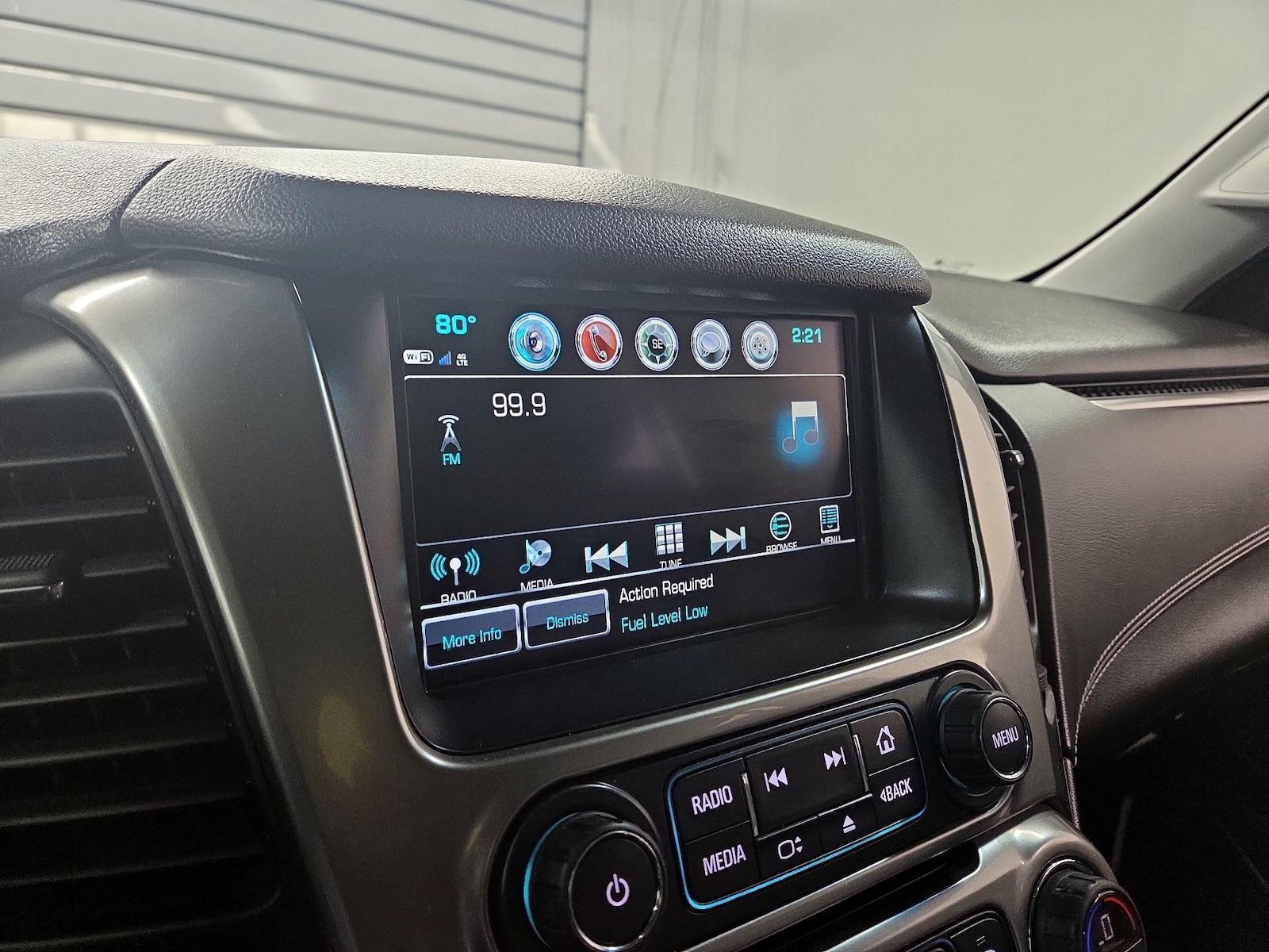 2018 Chevrolet Suburban LT - Photo 15