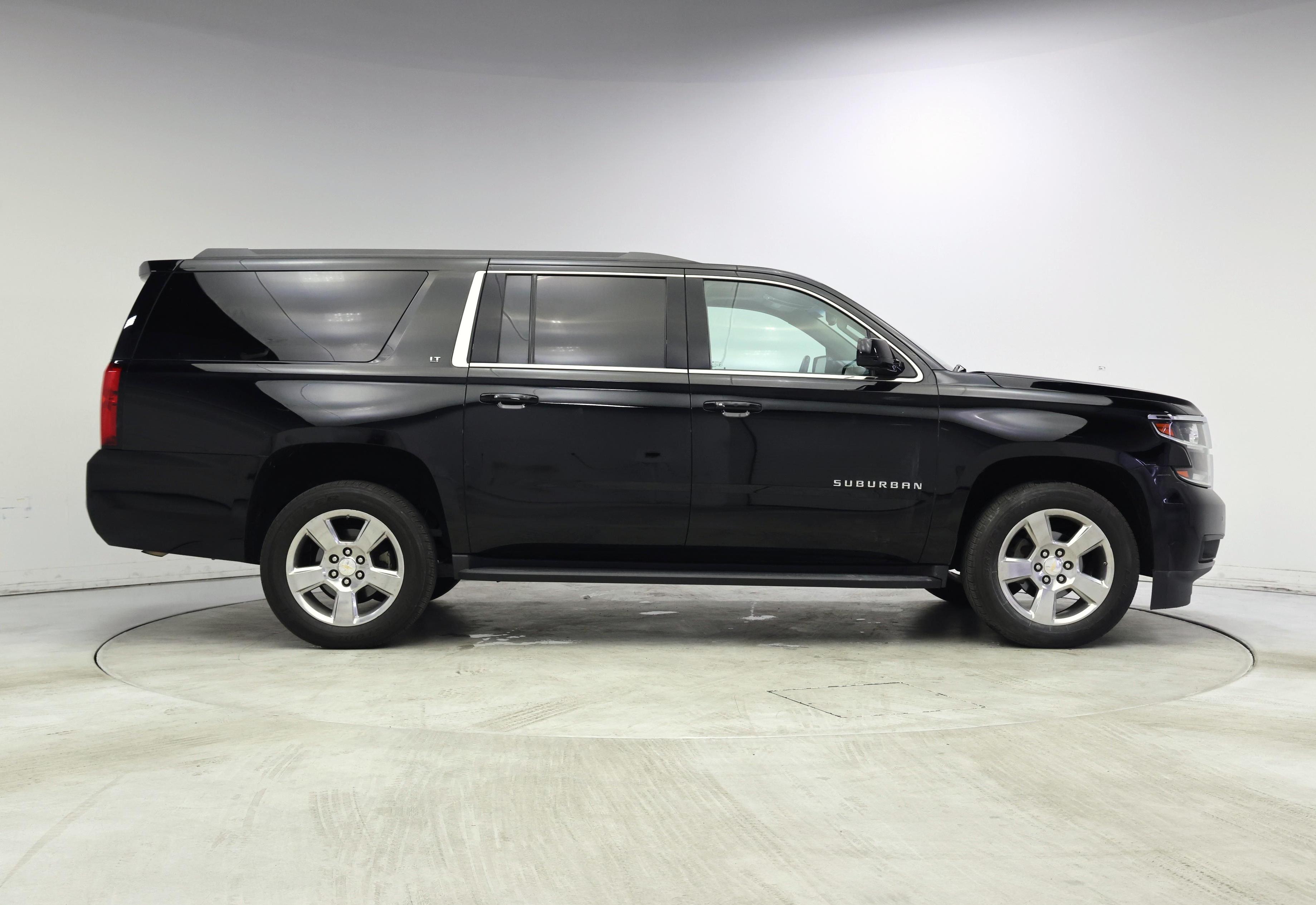 Thumbnail: 2018 Chevrolet Suburban - 7