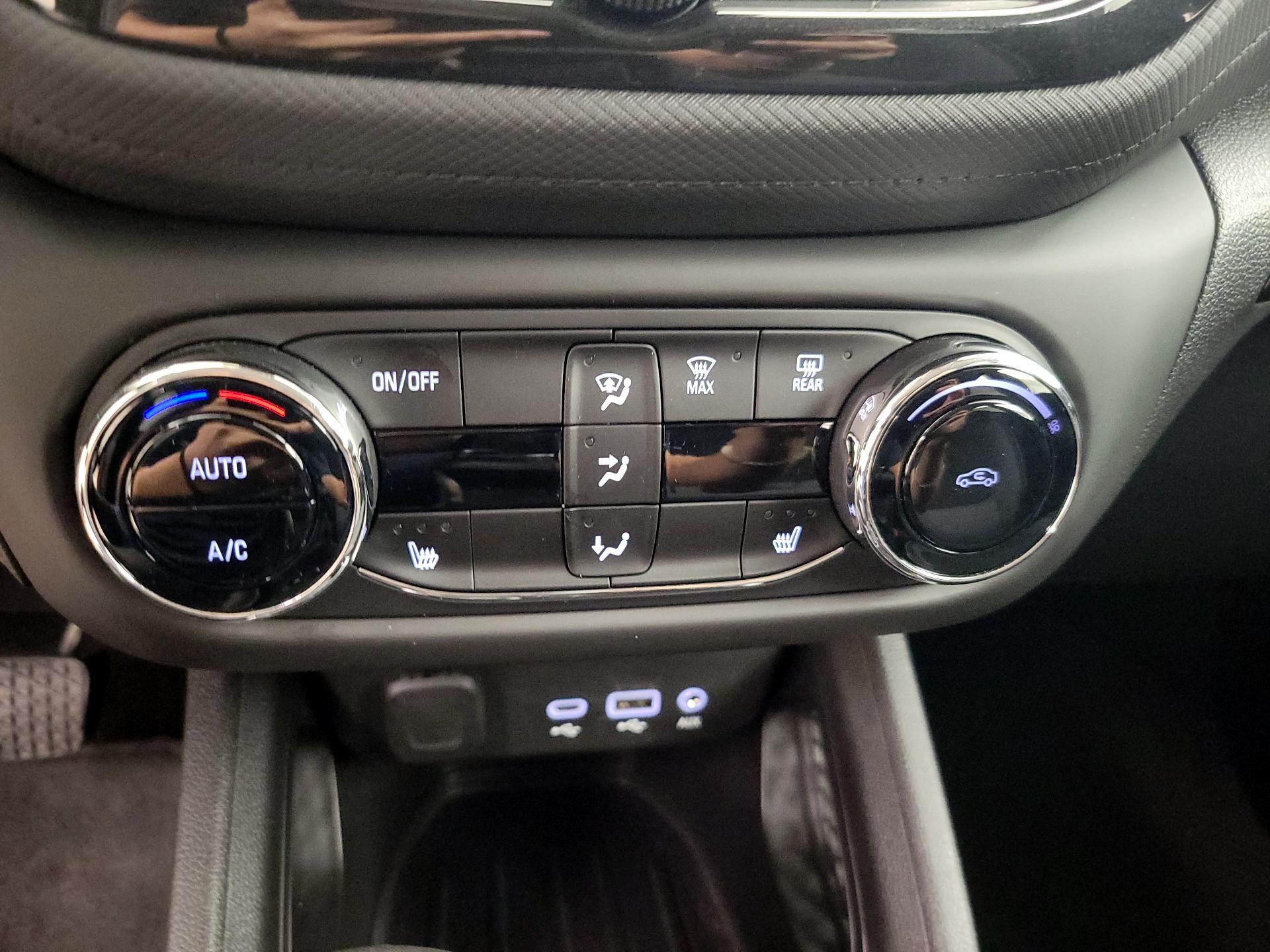 Thumbnail: 2022 Chevrolet TrailBlazer - 16