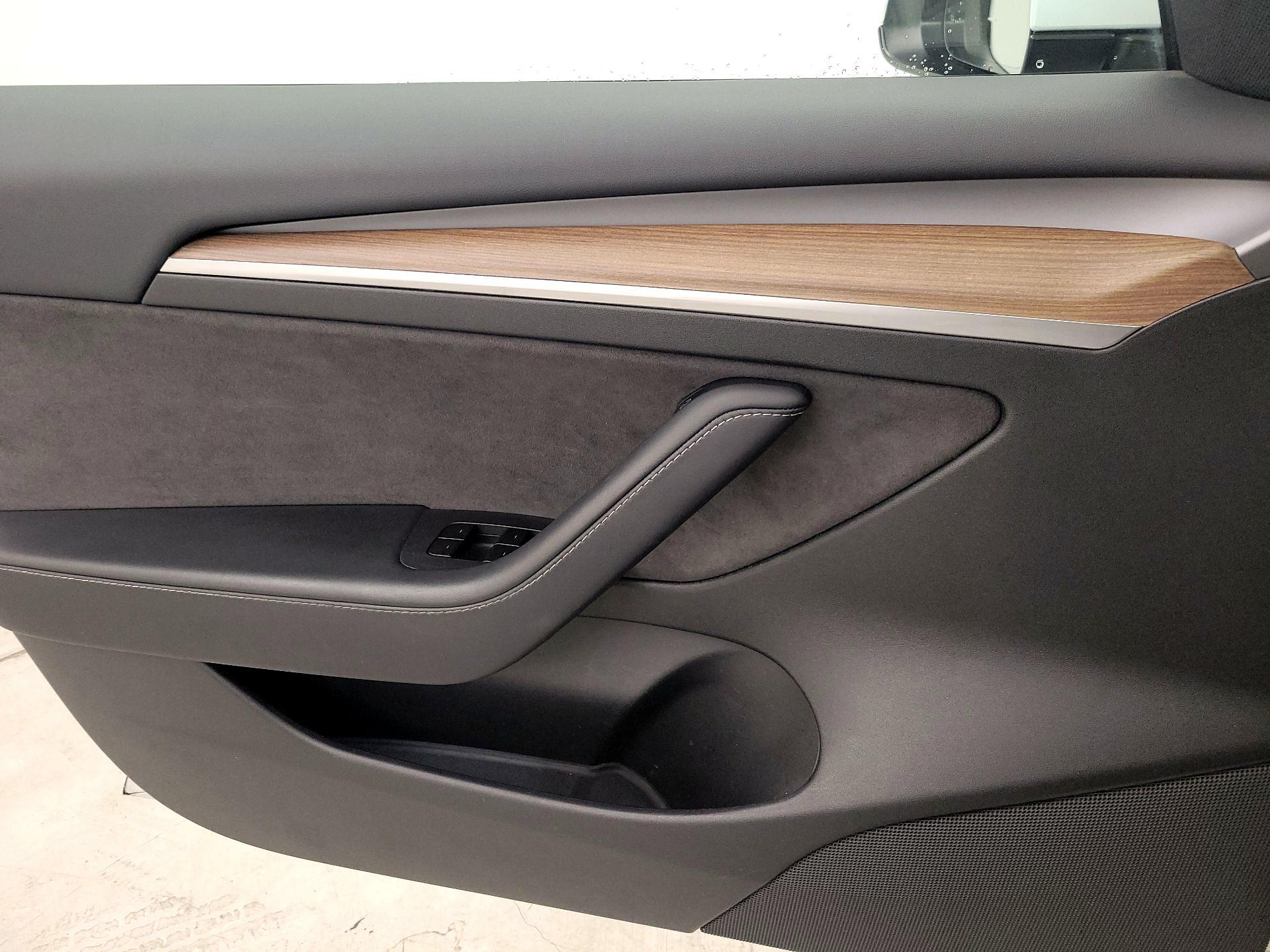 Thumbnail: 2022 Tesla Model 3 - 12