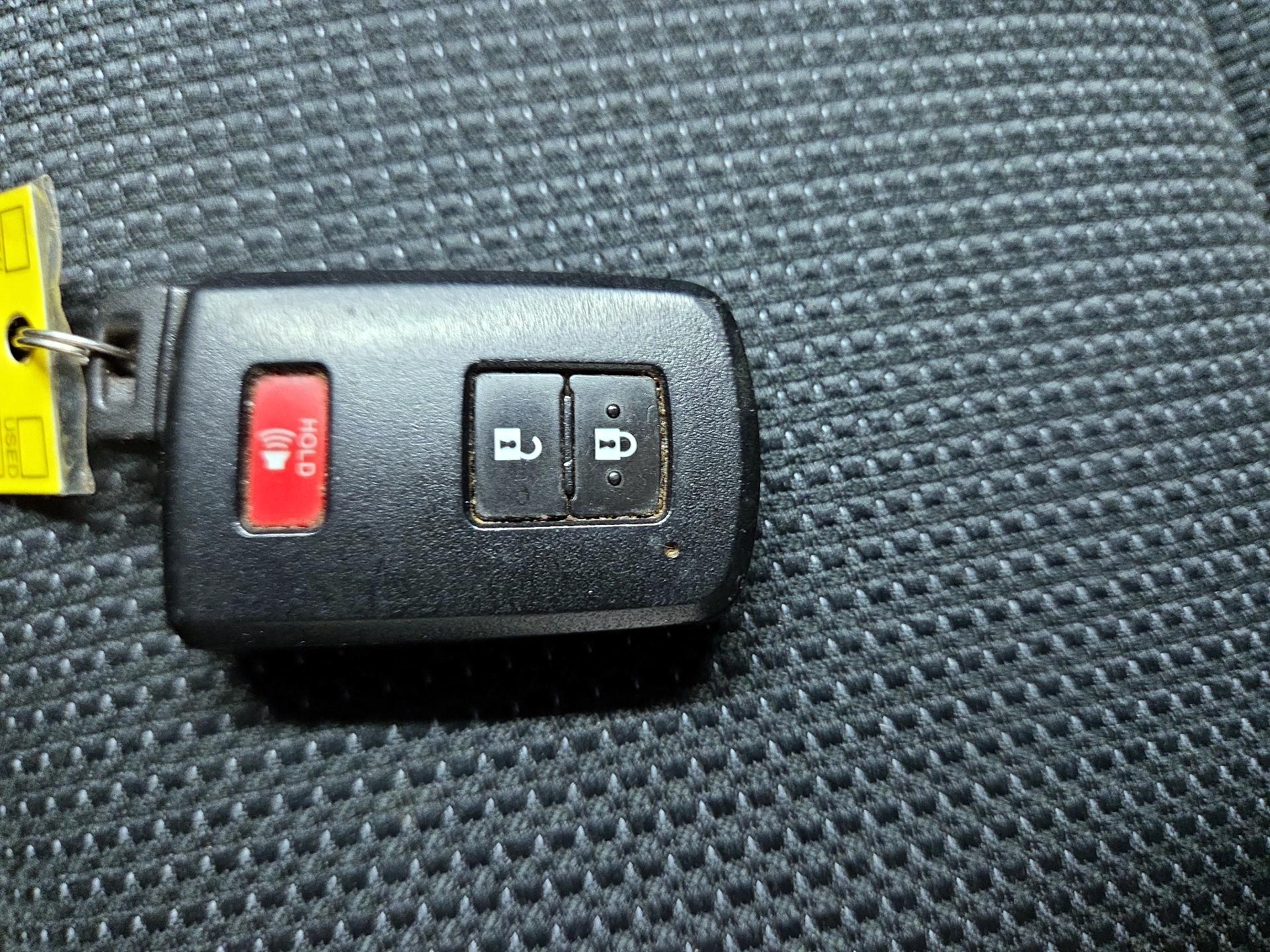 Thumbnail: 2017 Toyota RAV4 - 16