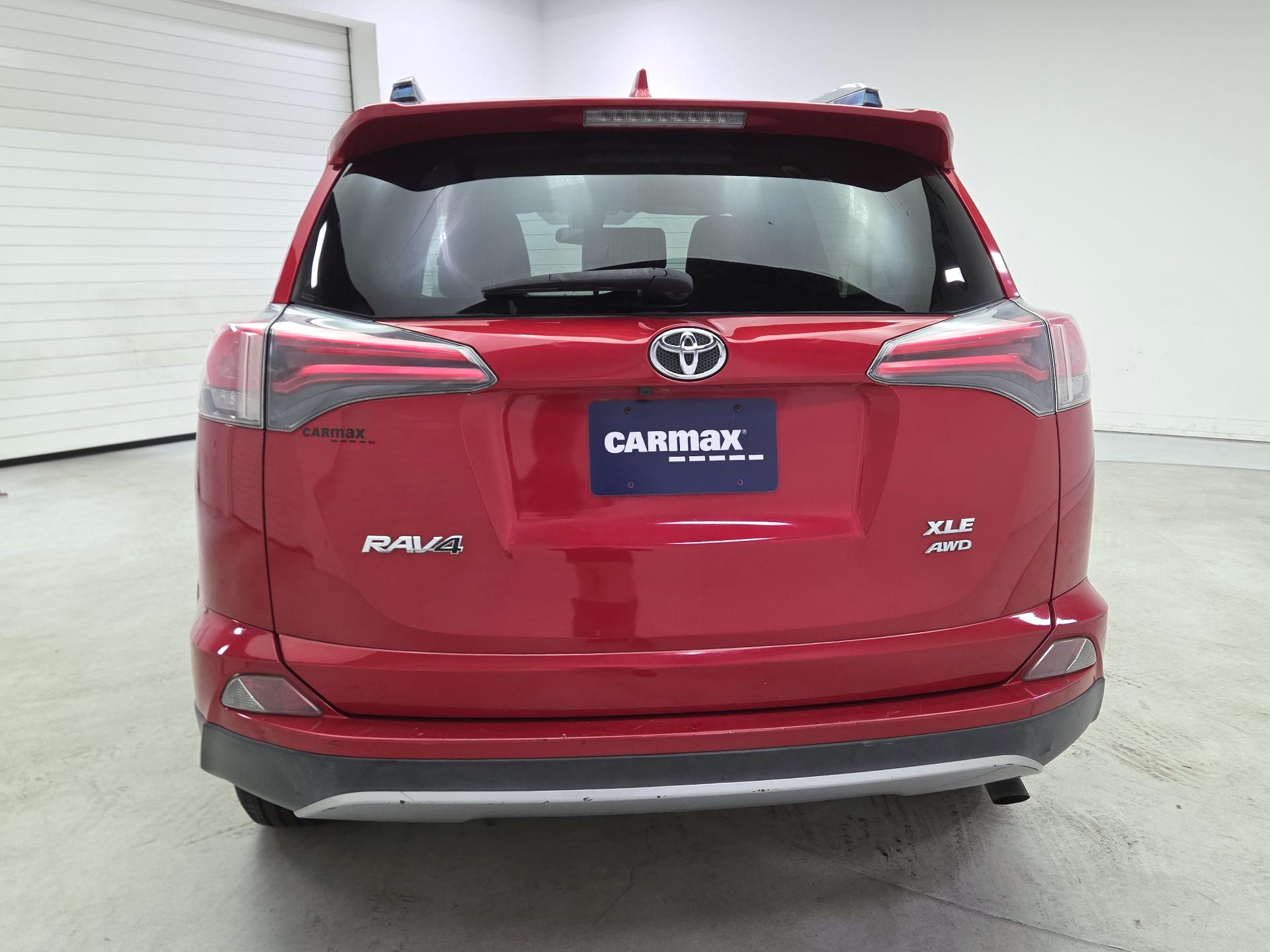 Thumbnail: 2017 Toyota RAV4 - 6