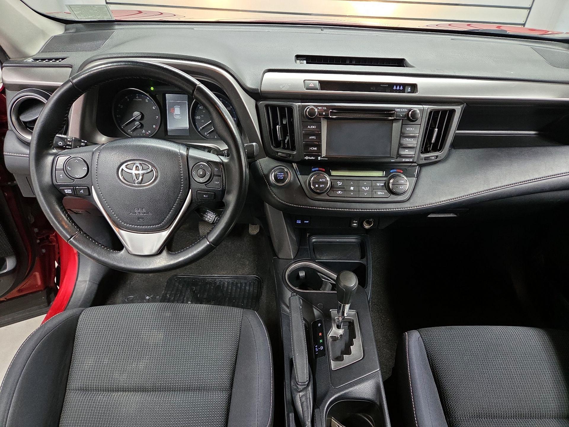 Thumbnail: 2017 Toyota RAV4 - 8