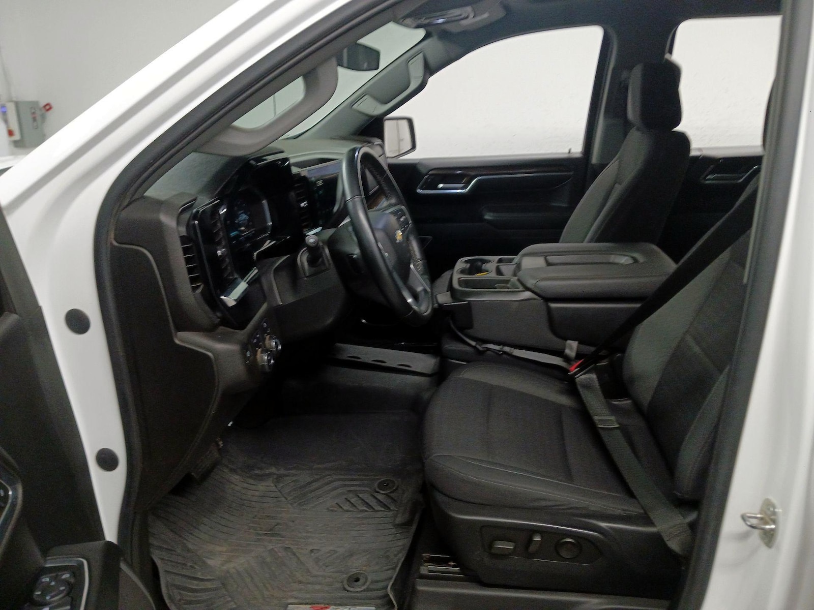 2023 Chevrolet Silverado 1500 LT - Photo 10