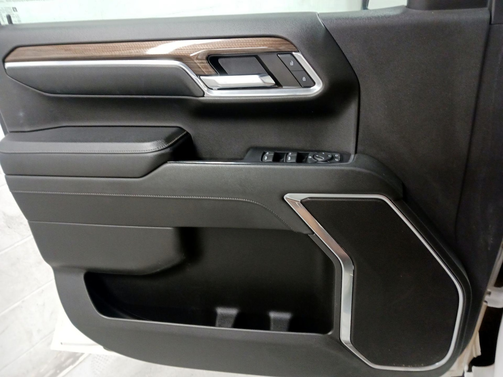 2023 Chevrolet Silverado 1500 LT - Photo 11