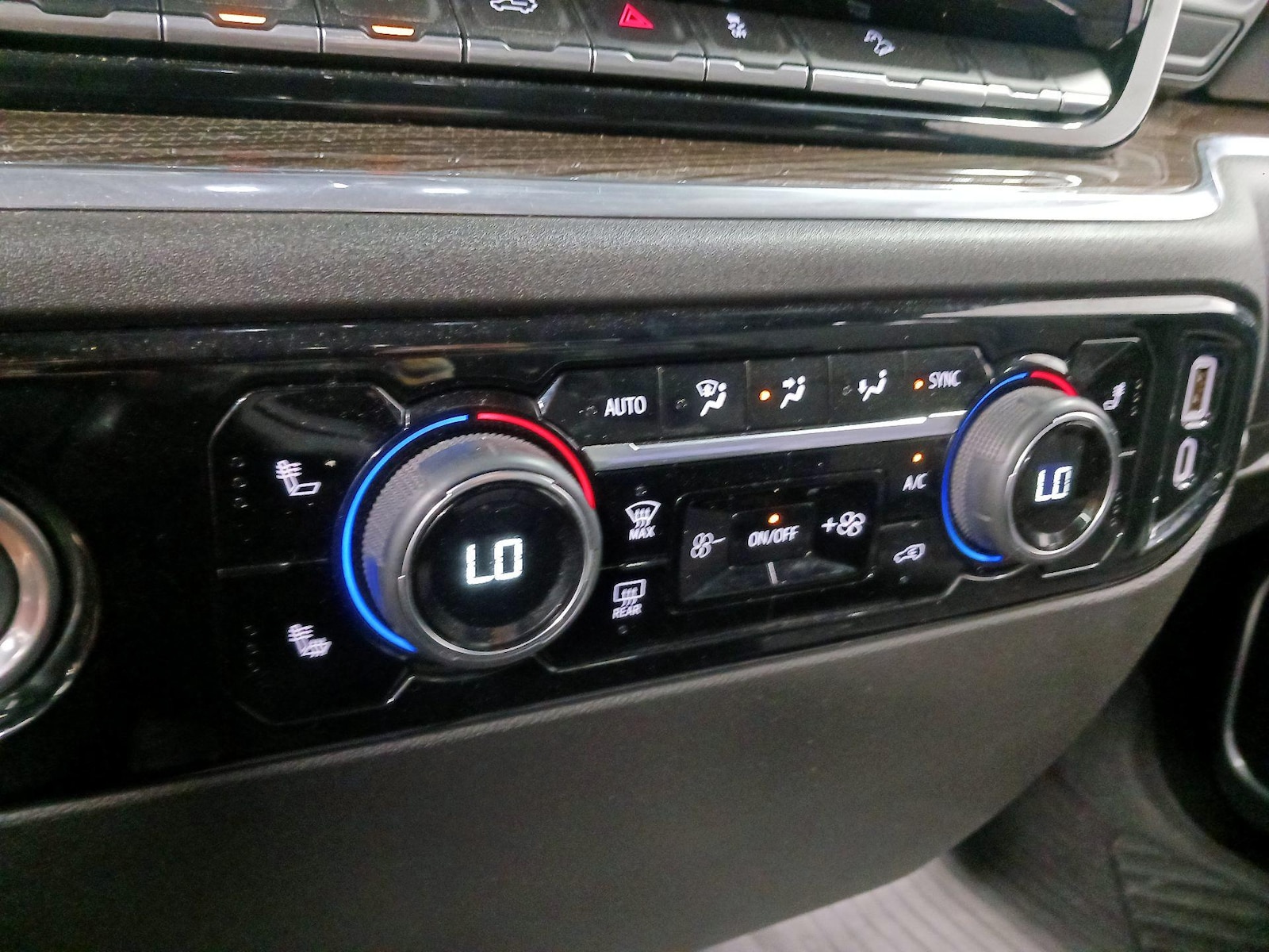 2023 Chevrolet Silverado 1500 LT - Photo 13