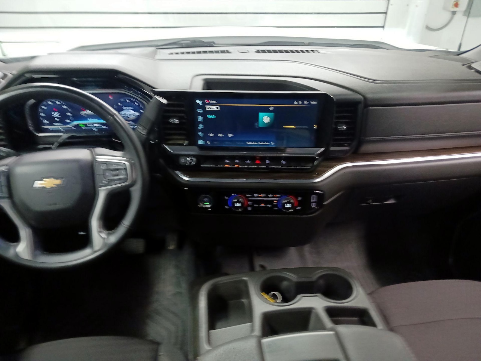 2023 Chevrolet Silverado 1500 LT - Photo 8