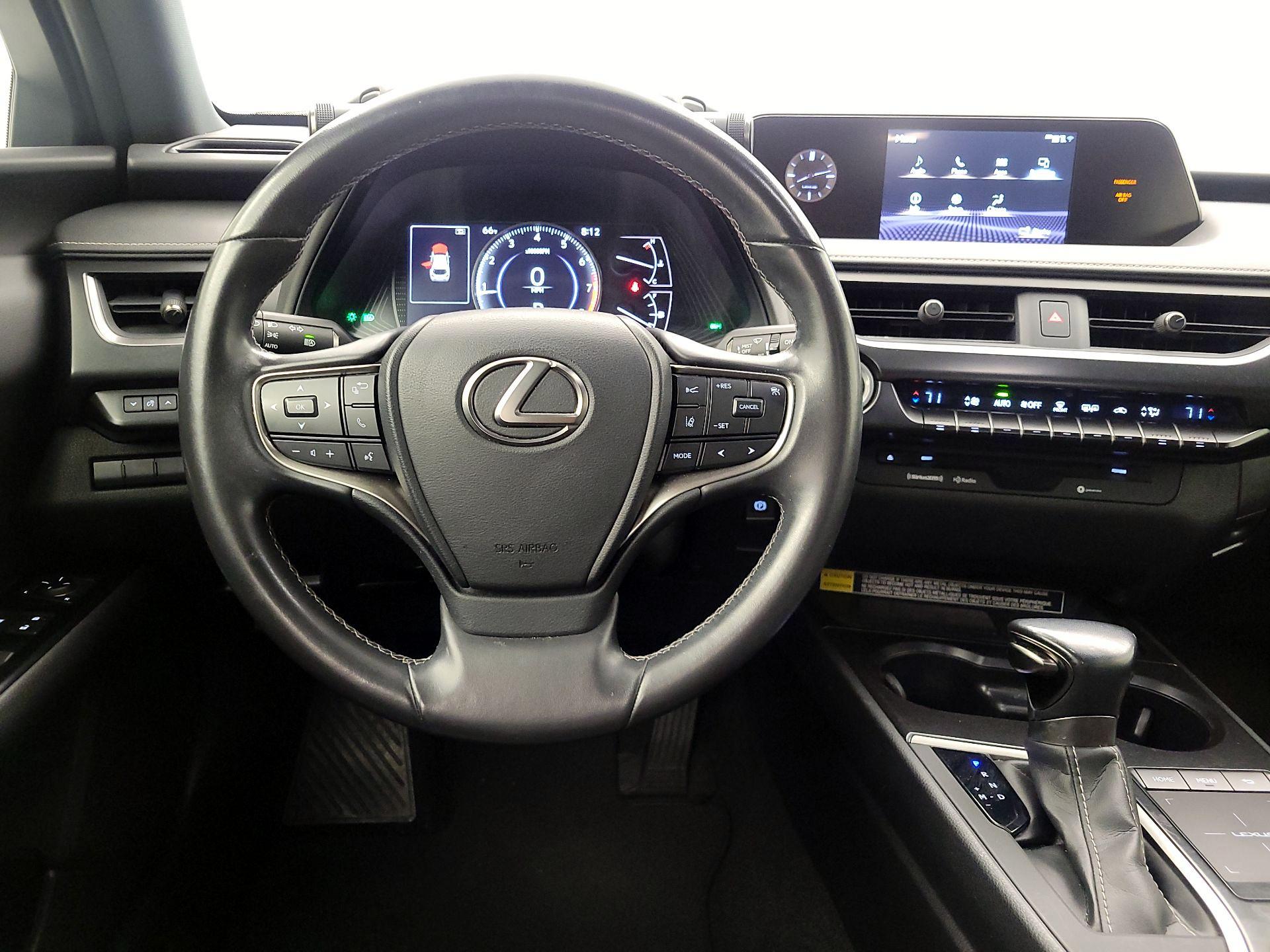 Thumbnail: 2021 Lexus UX - 10