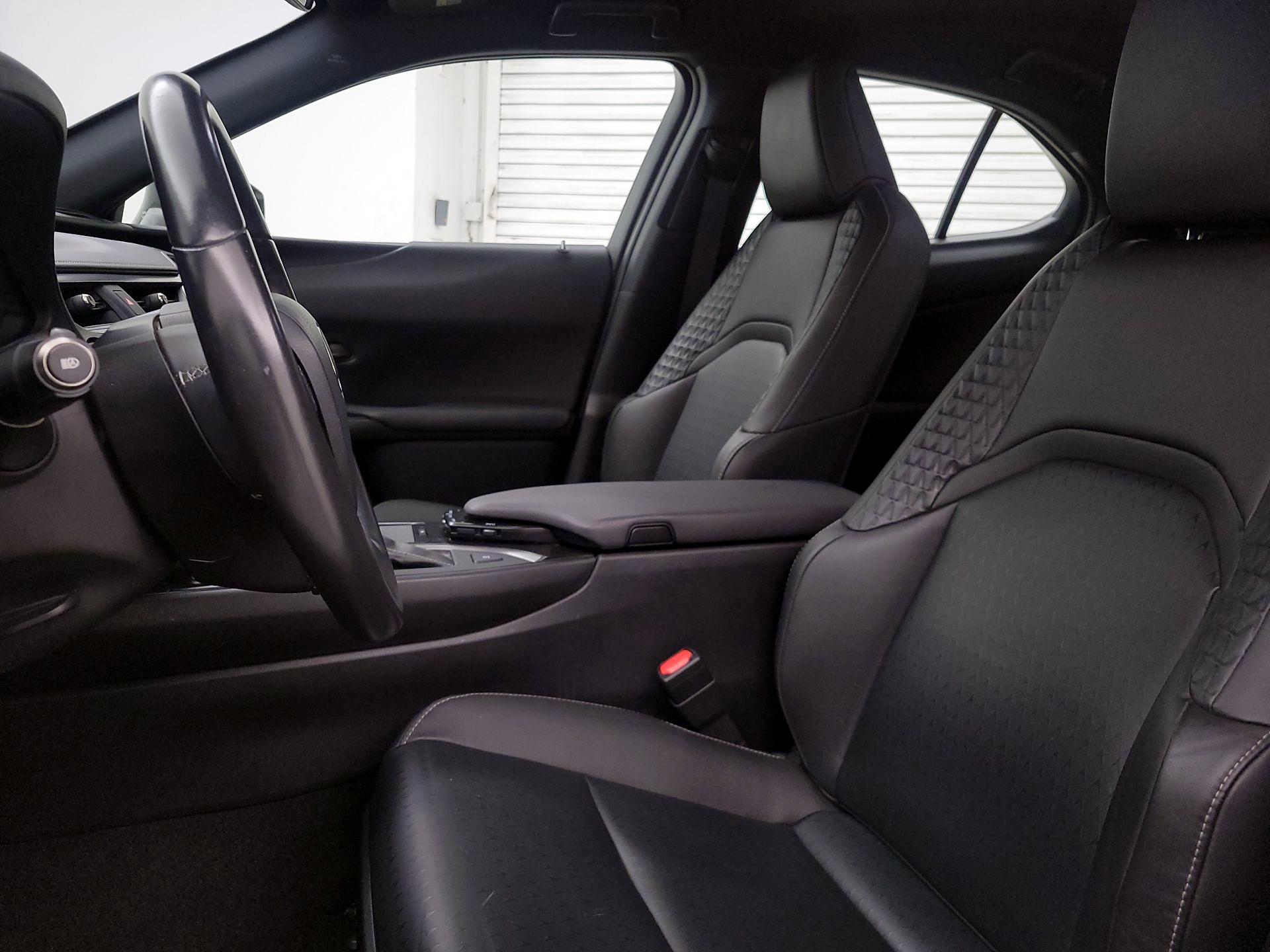 Thumbnail: 2021 Lexus UX - 11