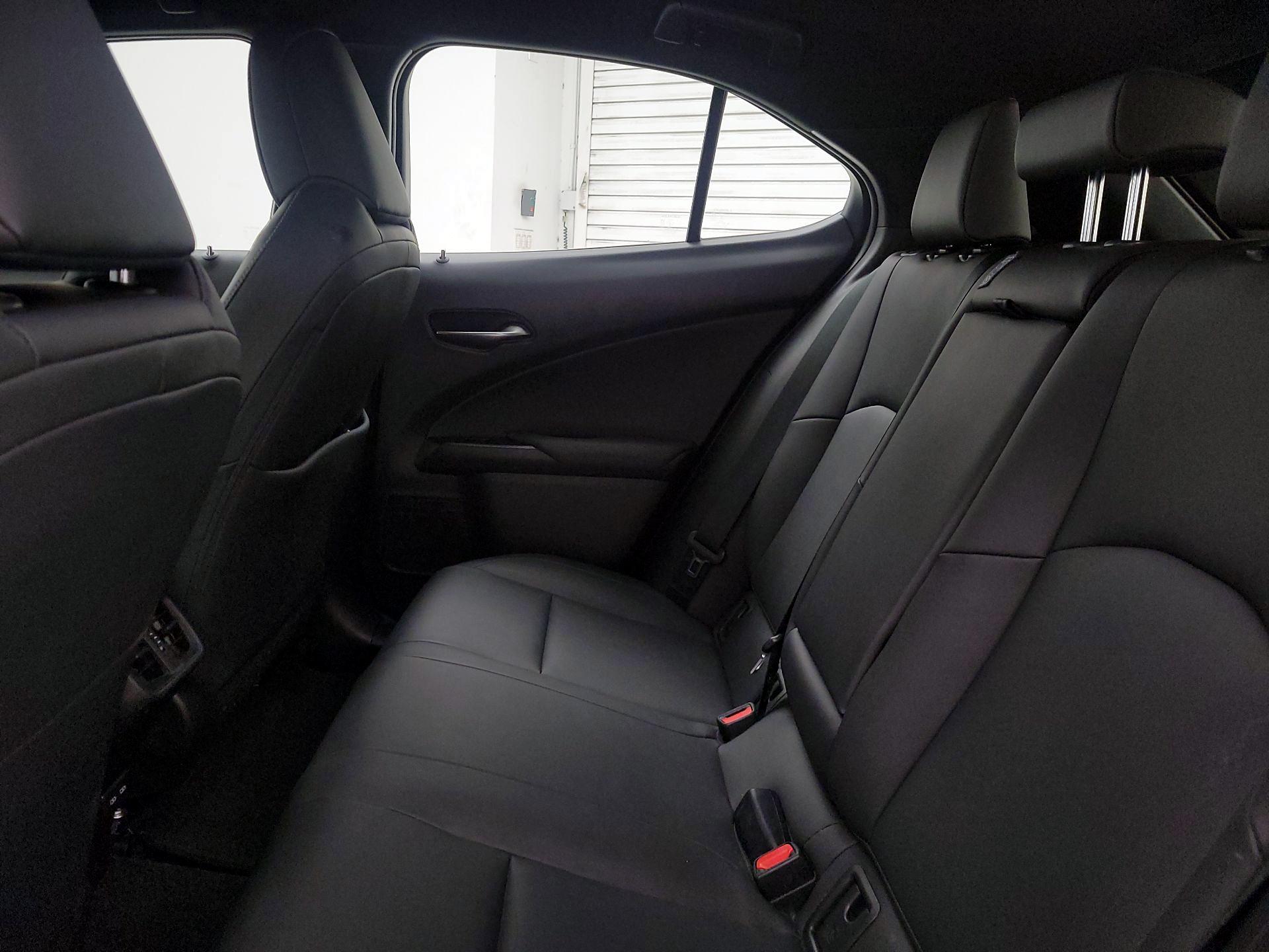 Thumbnail: 2021 Lexus UX - 18