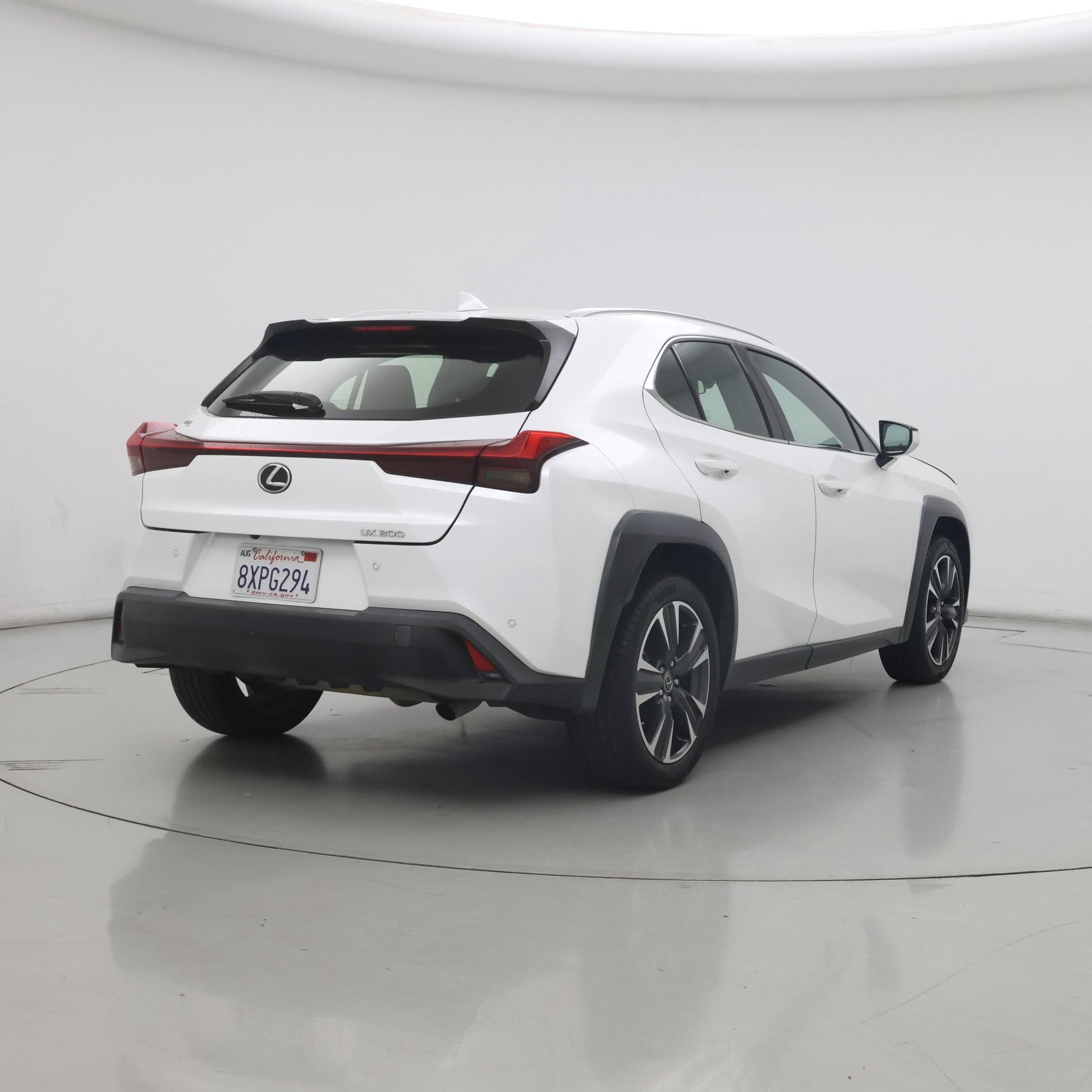 Thumbnail: 2021 Lexus UX - 8