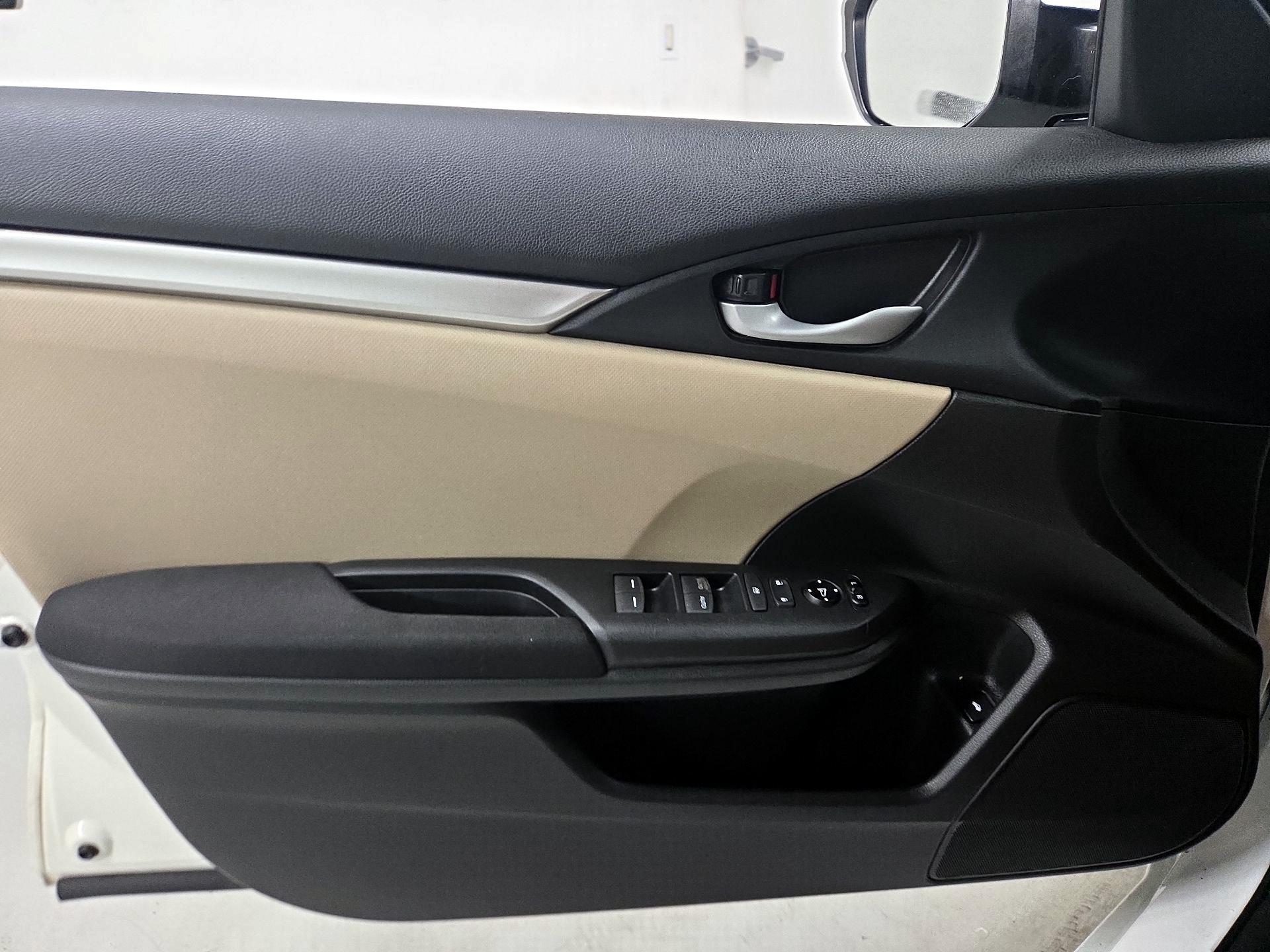 Thumbnail: 2017 Honda Civic - 9
