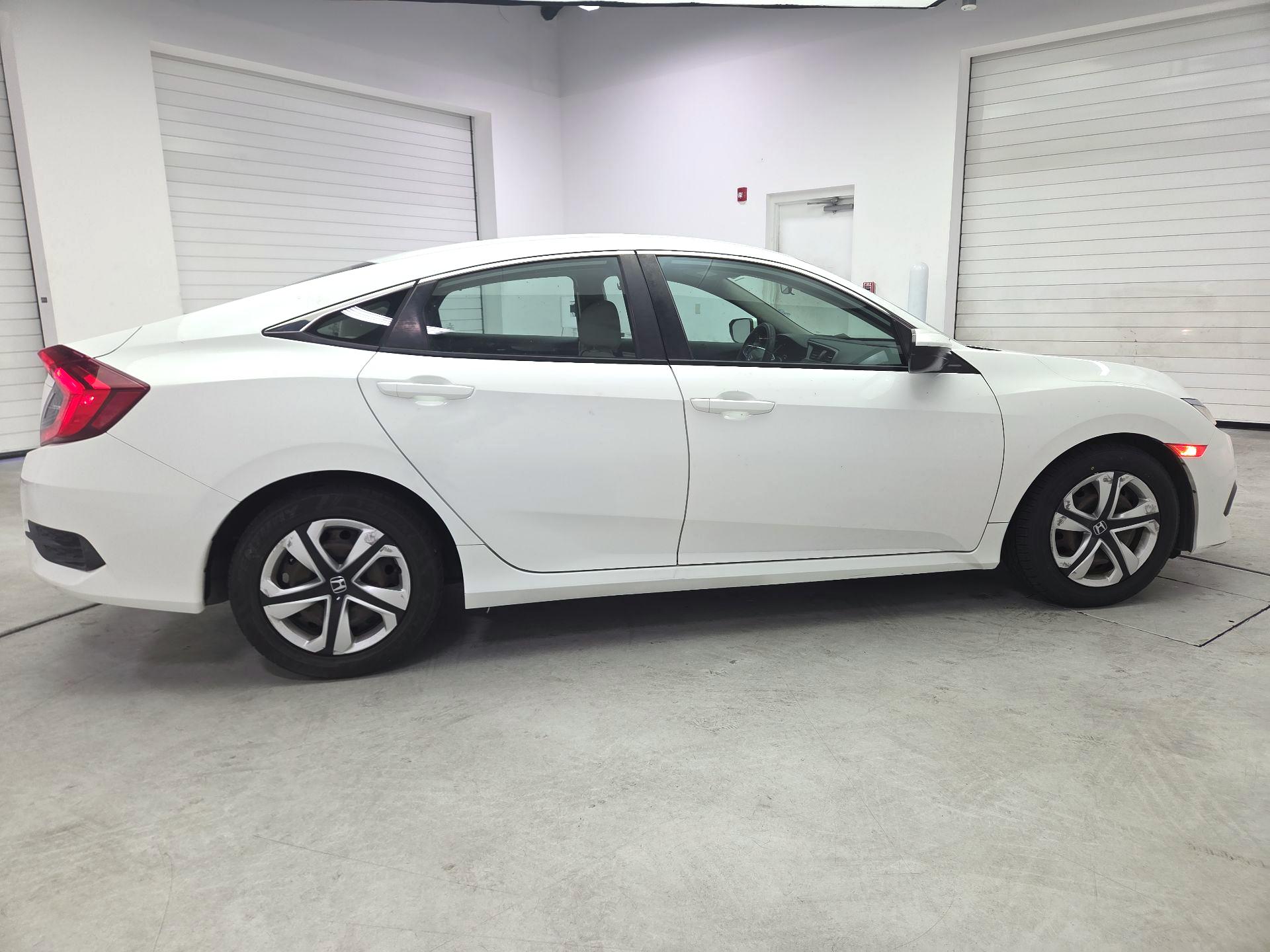 Thumbnail: 2017 Honda Civic - 4