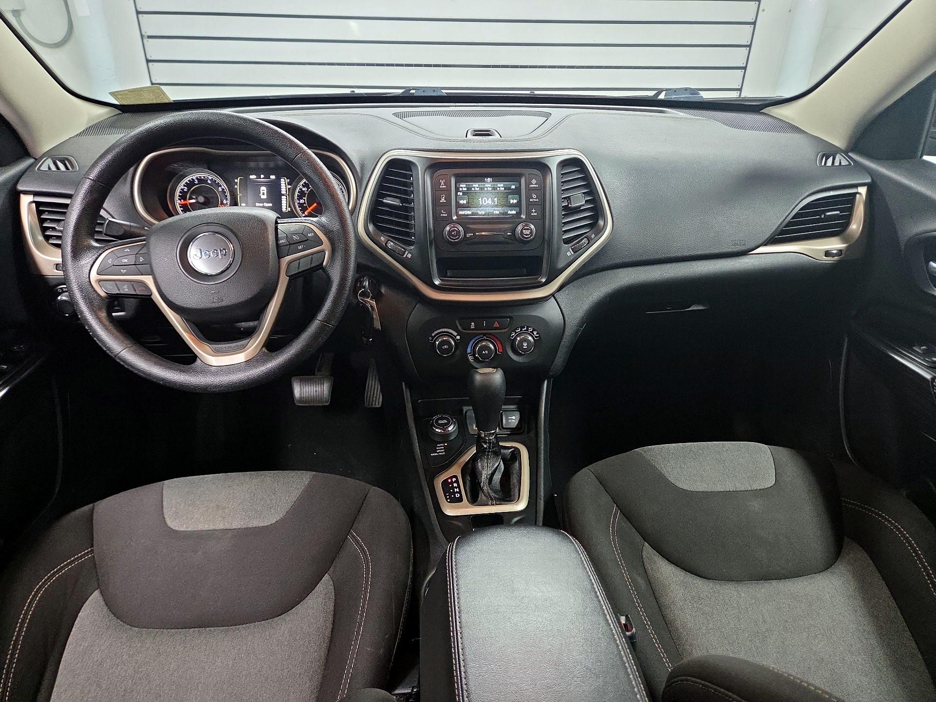 Thumbnail: 2015 Jeep Cherokee - 9