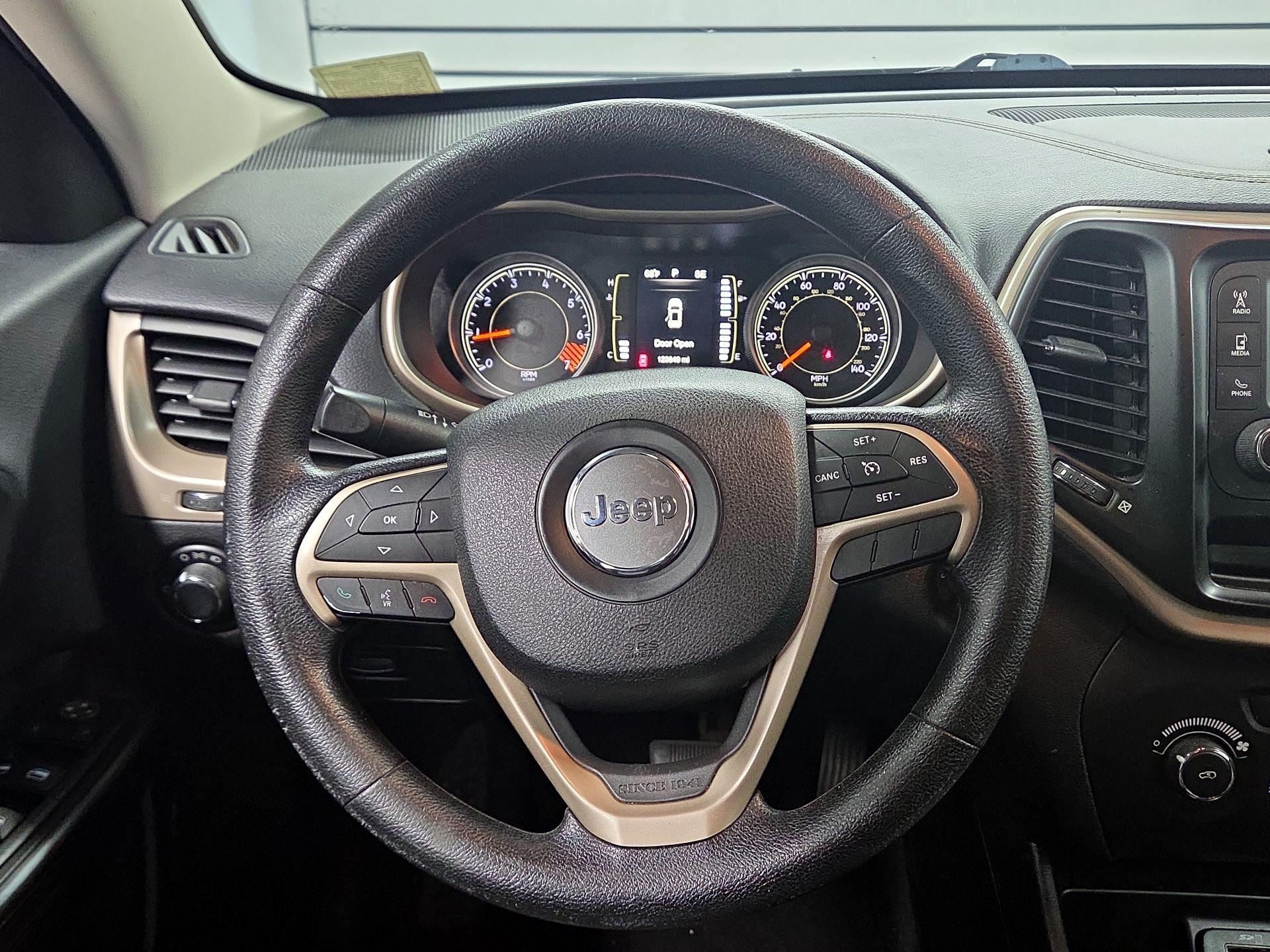 Thumbnail: 2015 Jeep Cherokee - 10