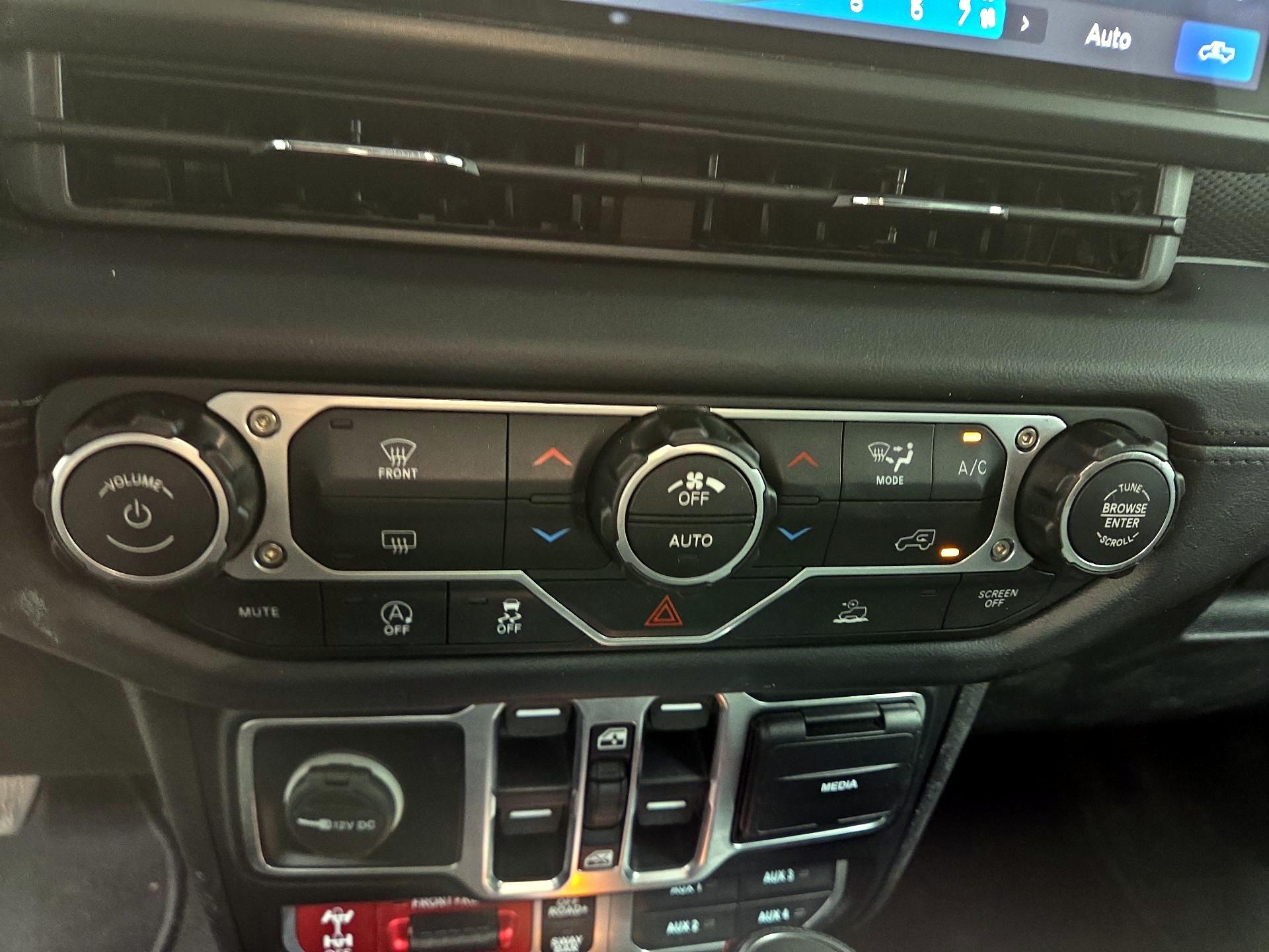 Thumbnail: 2026 Jeep Gladiator - 15