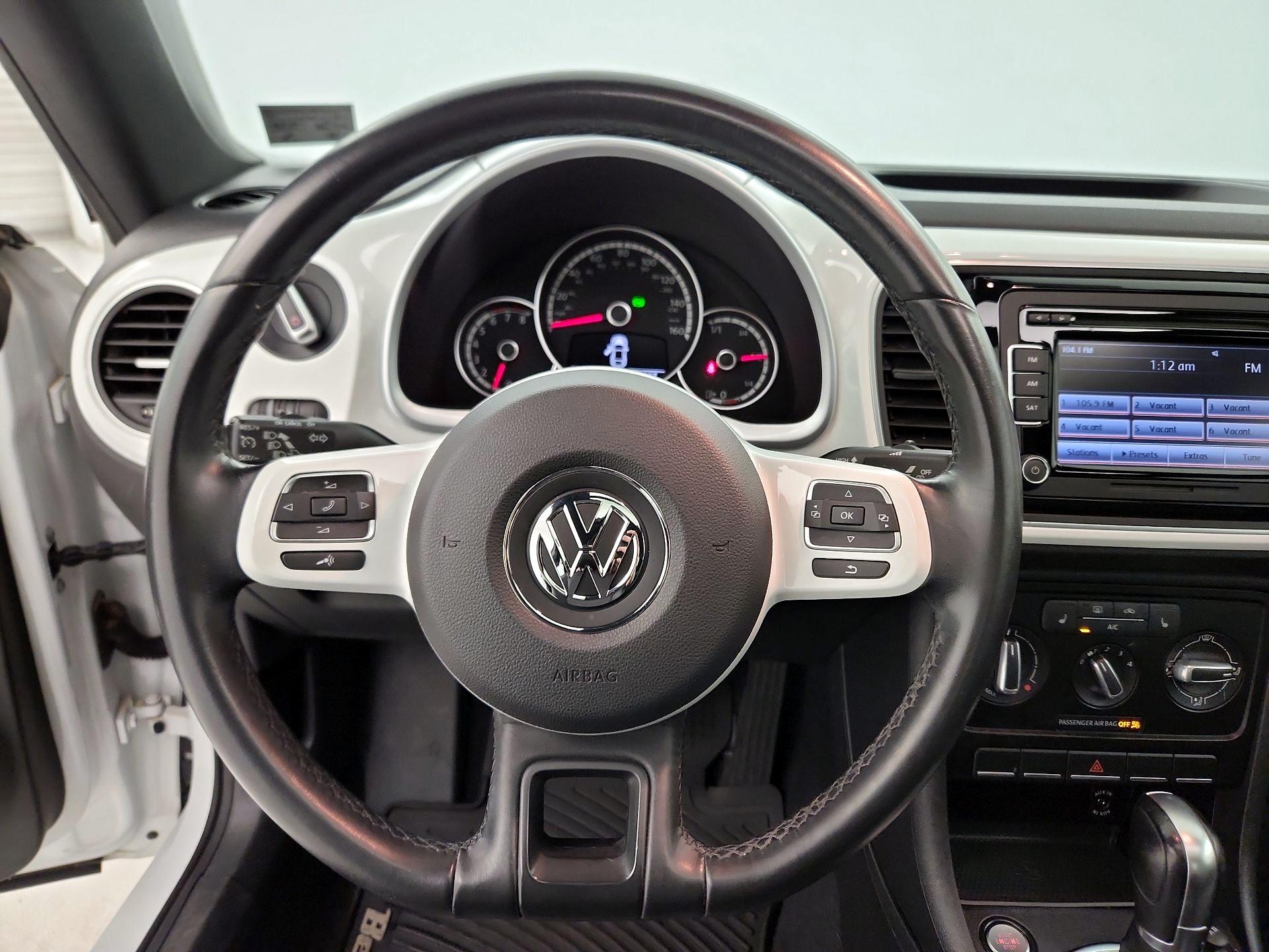 Thumbnail: 2015 Volkswagen Beetle - 10