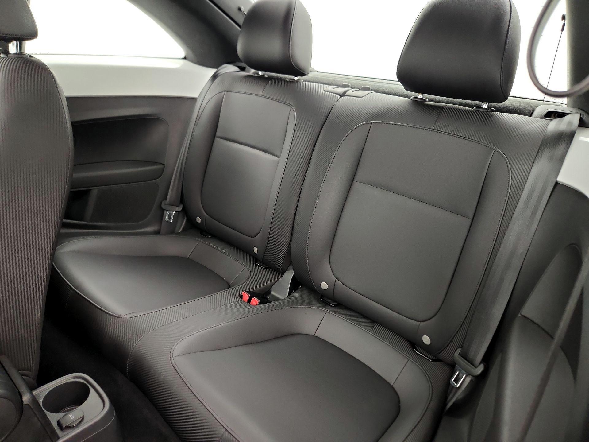 Thumbnail: 2015 Volkswagen Beetle - 20