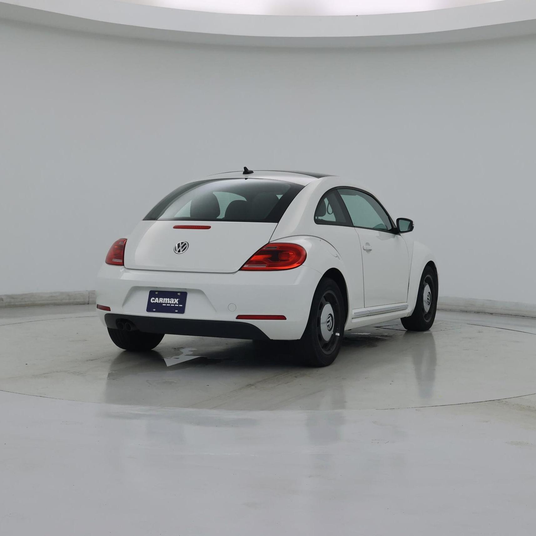 Thumbnail: 2015 Volkswagen Beetle - 8