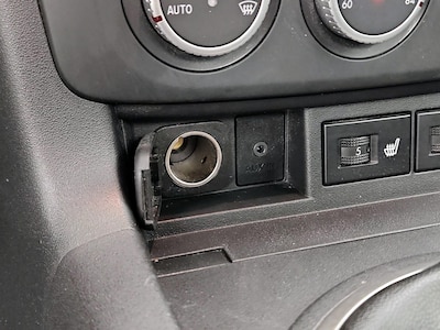USB/AUX Ports